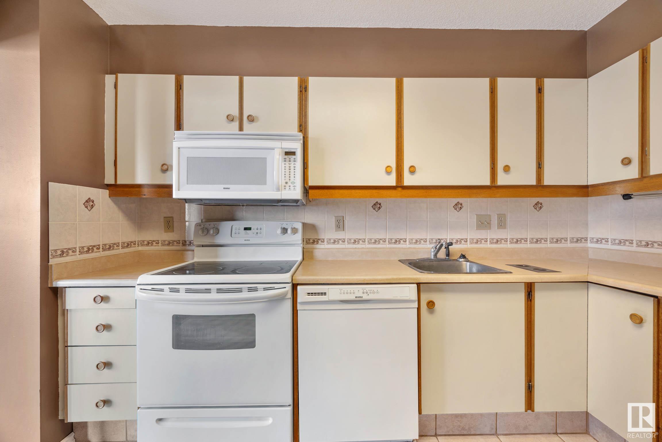      #705 8340 JASPER AV NW , Edmonton,  ,T5H 4C6 ;  Listing Number: MLS E4418912