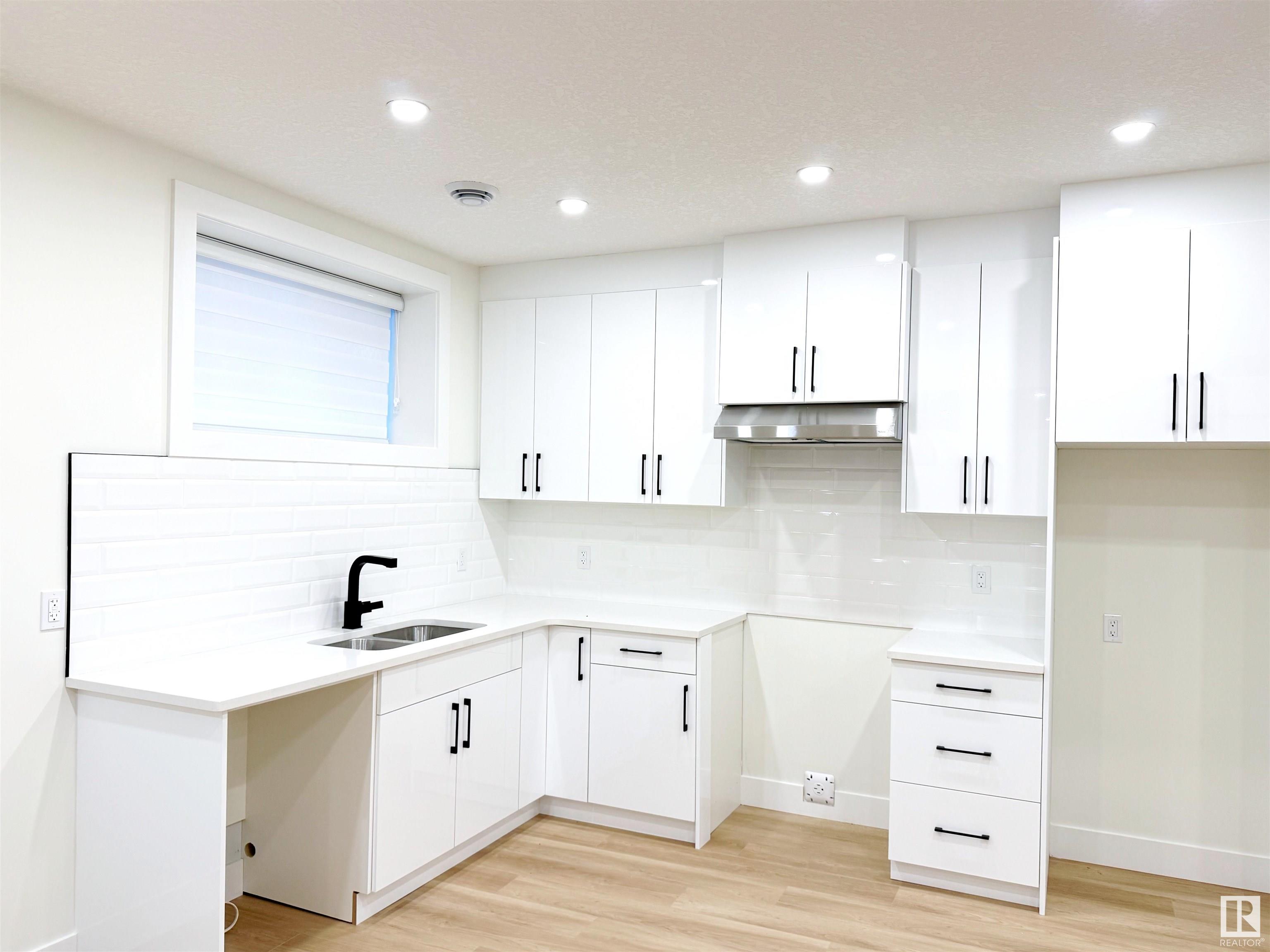     10454 142 ST NW , Edmonton,  ,T5N 2P2 ;  Listing Number: MLS E4418933