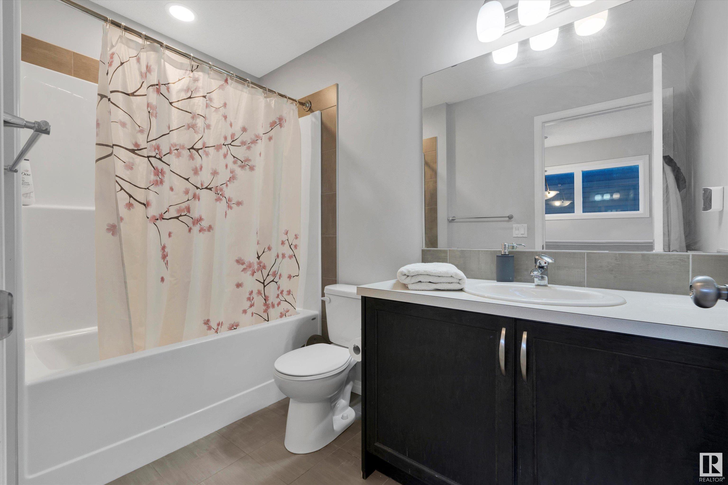      412 CRYSTALLINA NERA DR NW , Edmonton,  ,T5Z 0P3 ;  Listing Number: MLS E4418971