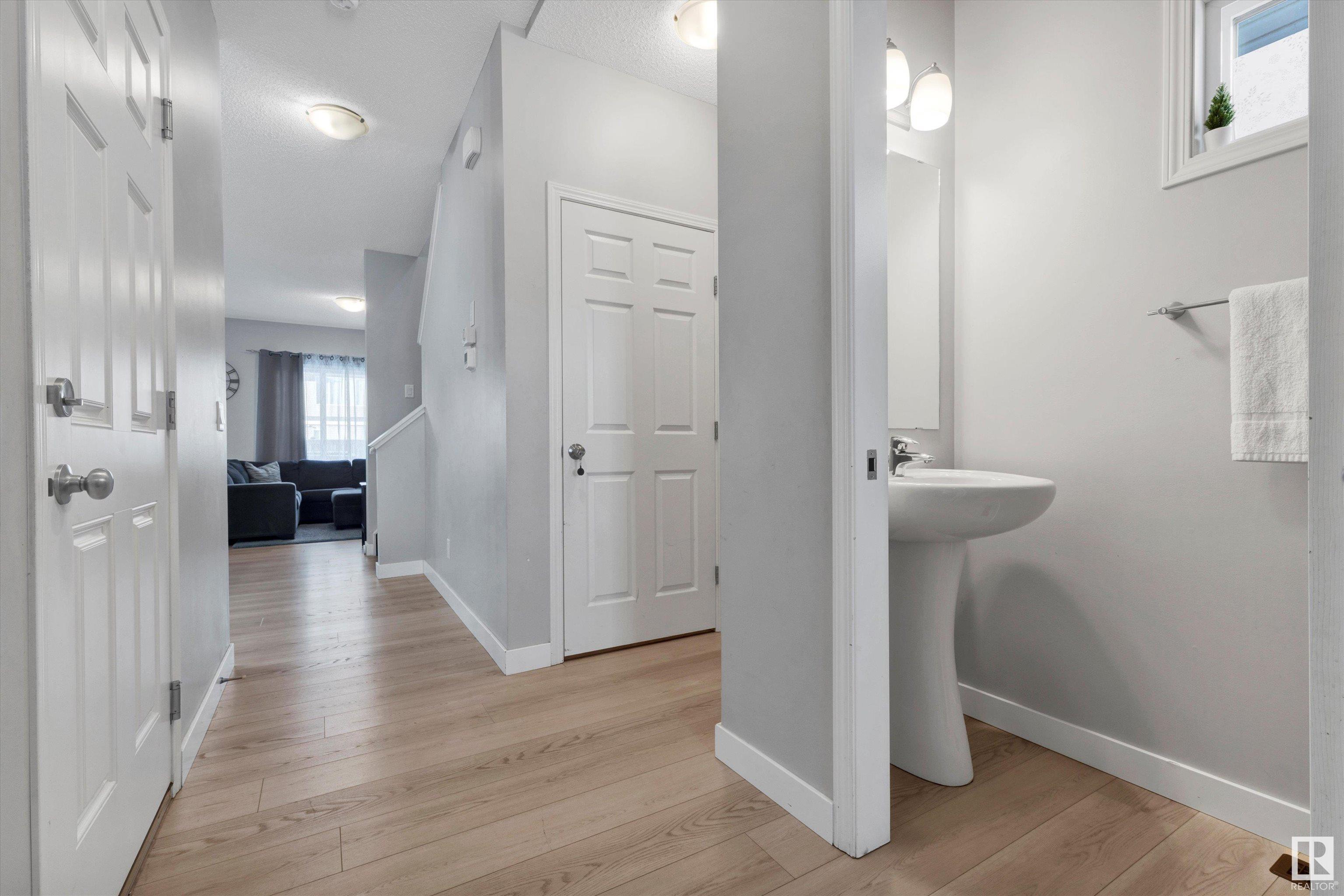      412 CRYSTALLINA NERA DR NW , Edmonton,  ,T5Z 0P3 ;  Listing Number: MLS E4418971