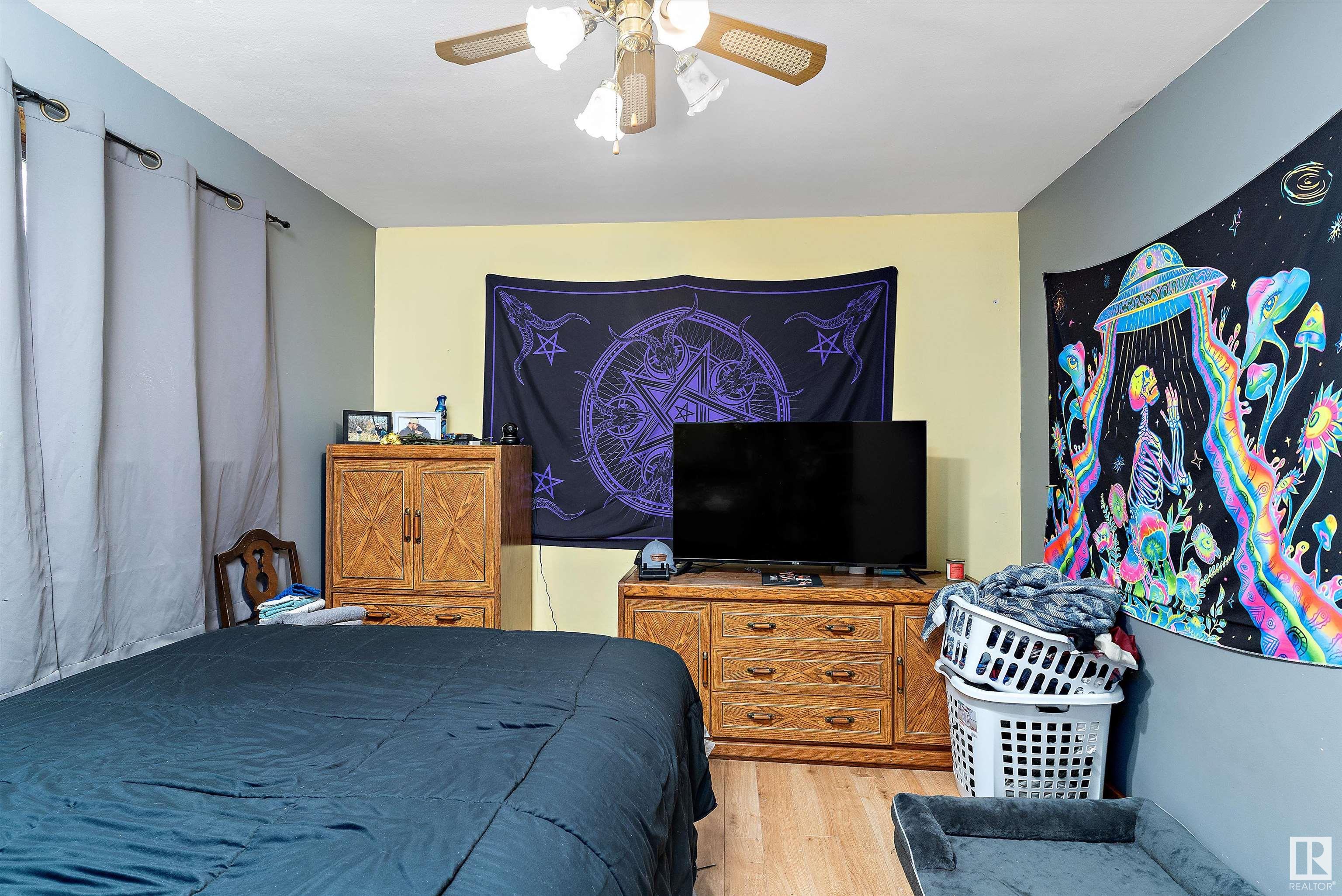      9736 63 AV NW , Edmonton,  ,T6E 0G6 ;  Listing Number: MLS E4419011
