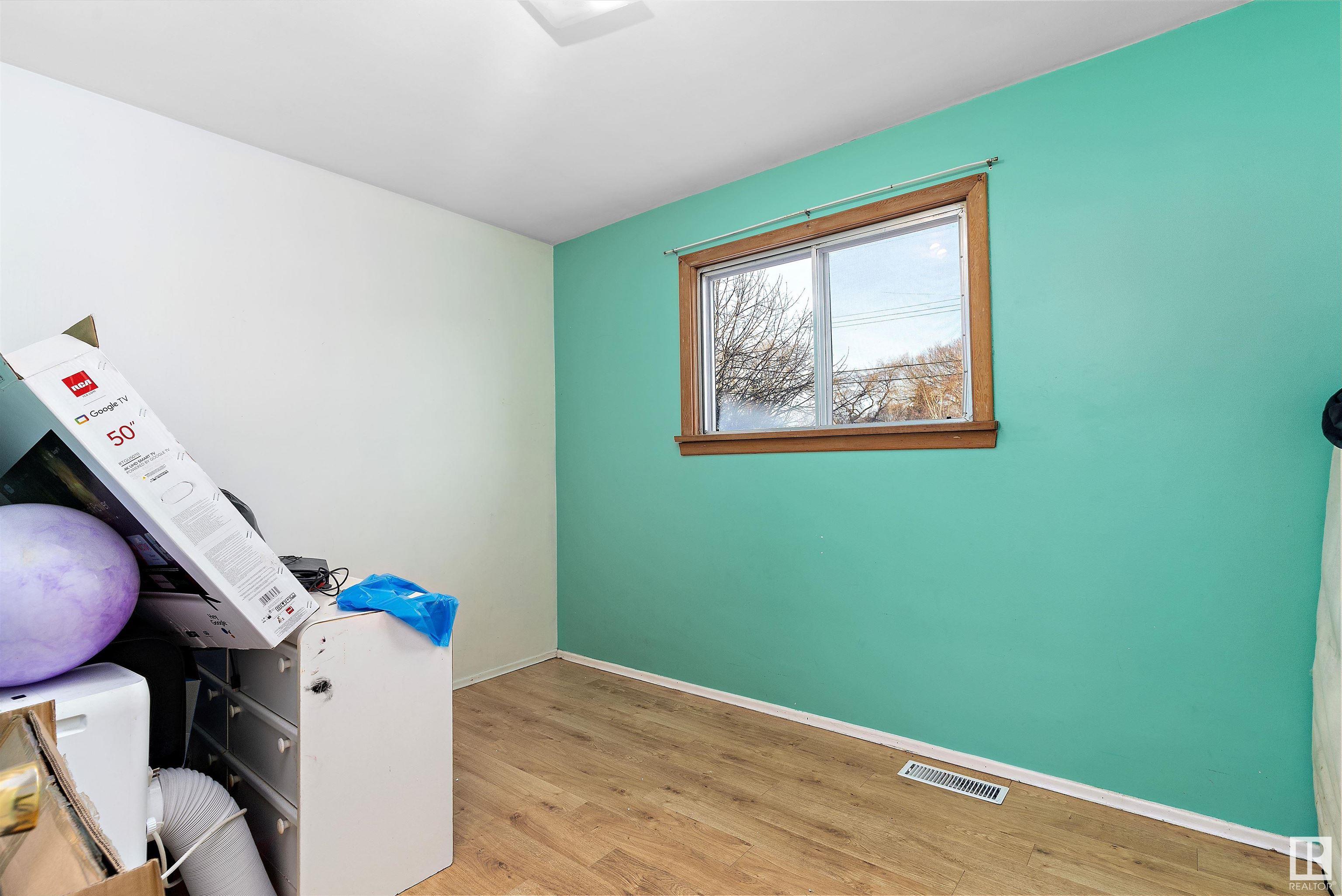      9736 63 AV NW , Edmonton,  ,T6E 0G6 ;  Listing Number: MLS E4419011