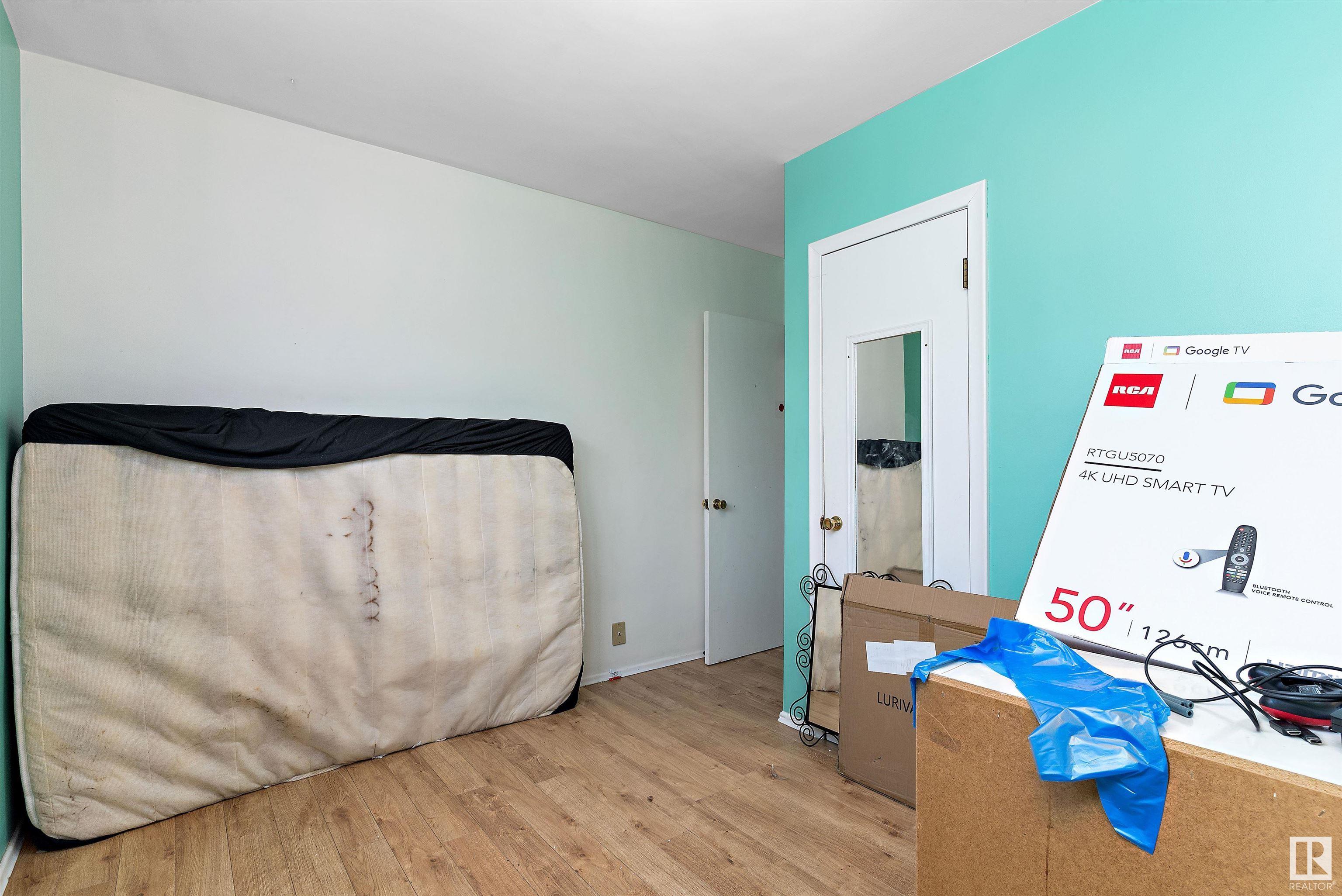      9736 63 AV NW , Edmonton,  ,T6E 0G6 ;  Listing Number: MLS E4419011