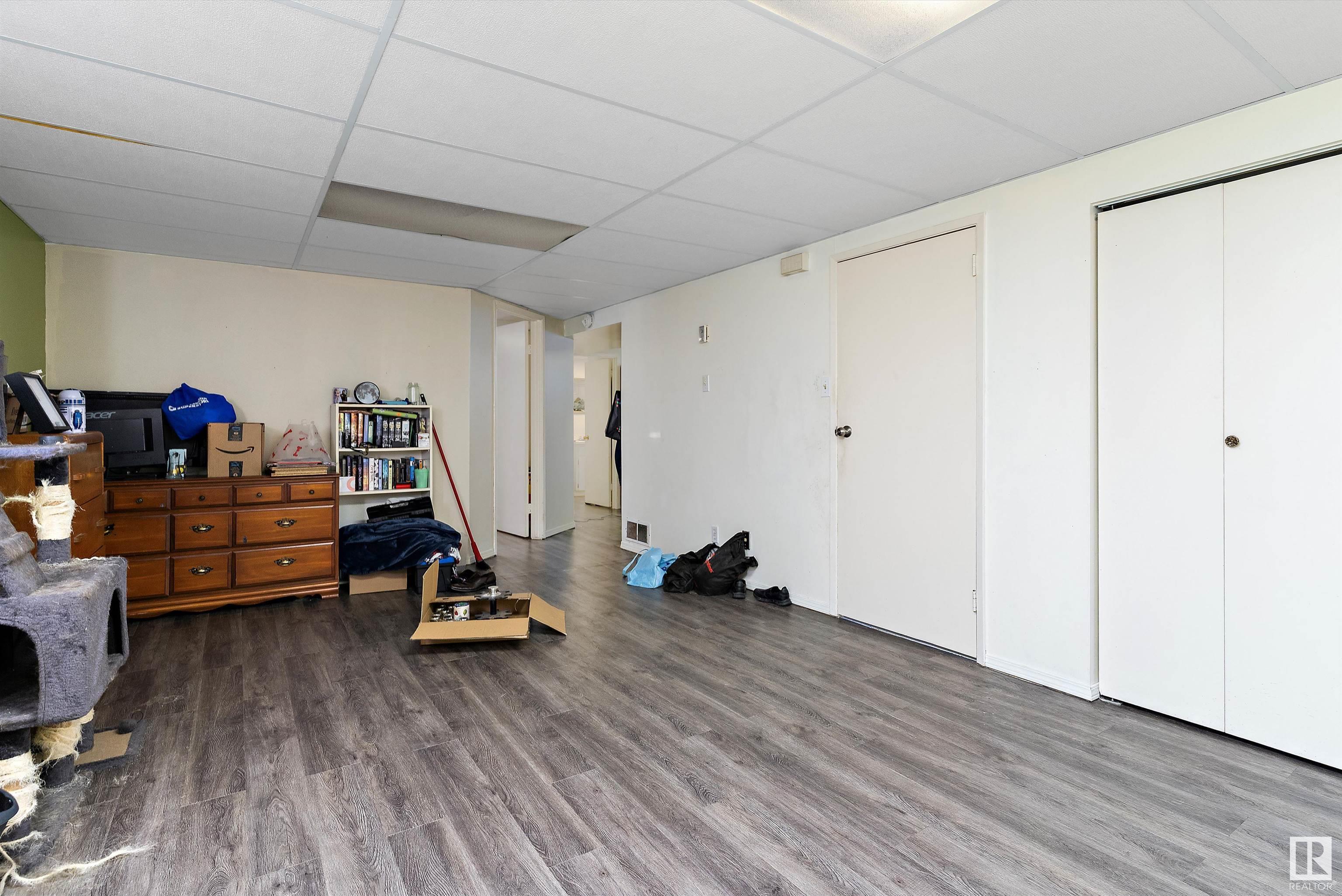      9736 63 AV NW , Edmonton,  ,T6E 0G6 ;  Listing Number: MLS E4419011
