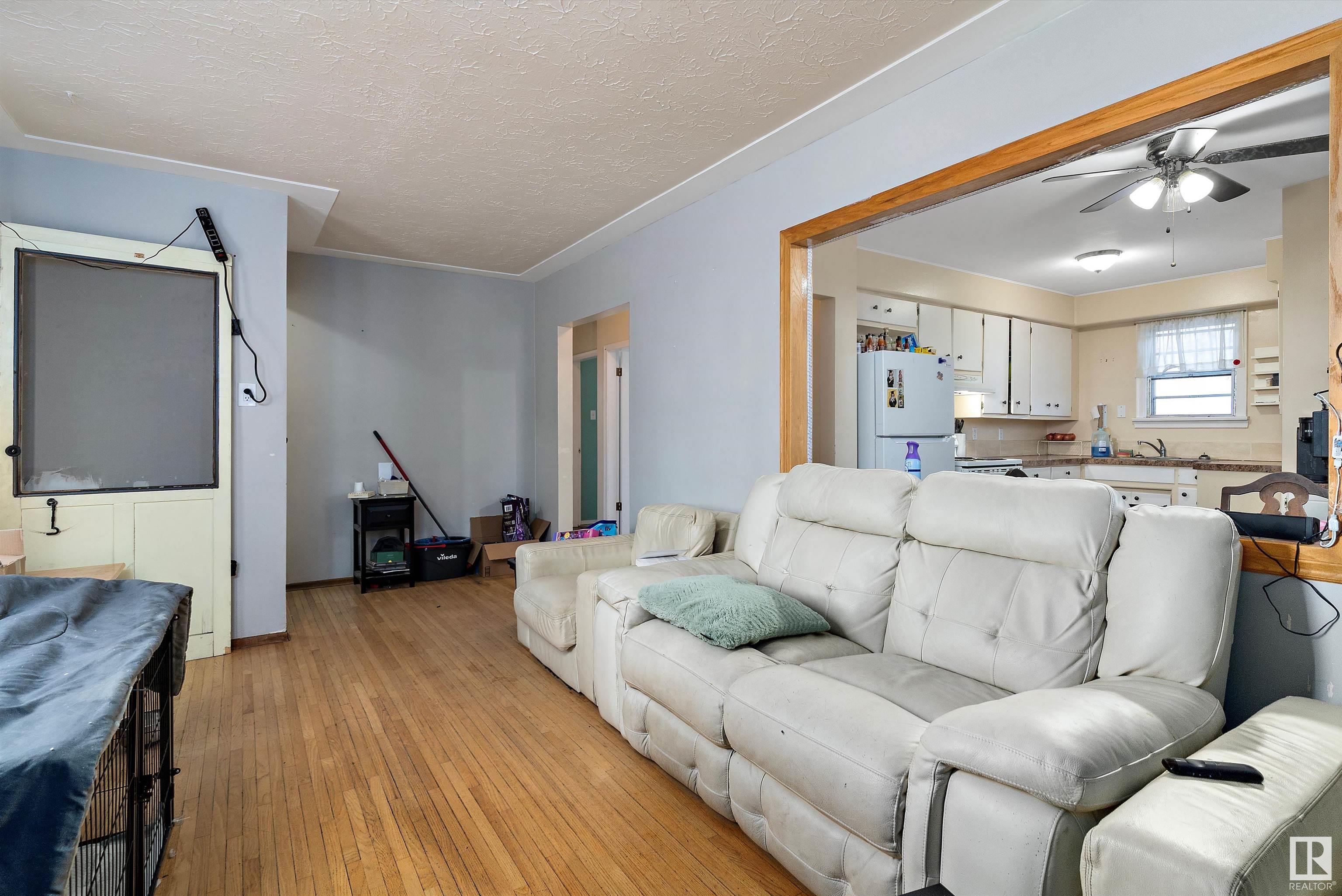      9736 63 AV NW , Edmonton,  ,T6E 0G6 ;  Listing Number: MLS E4419011