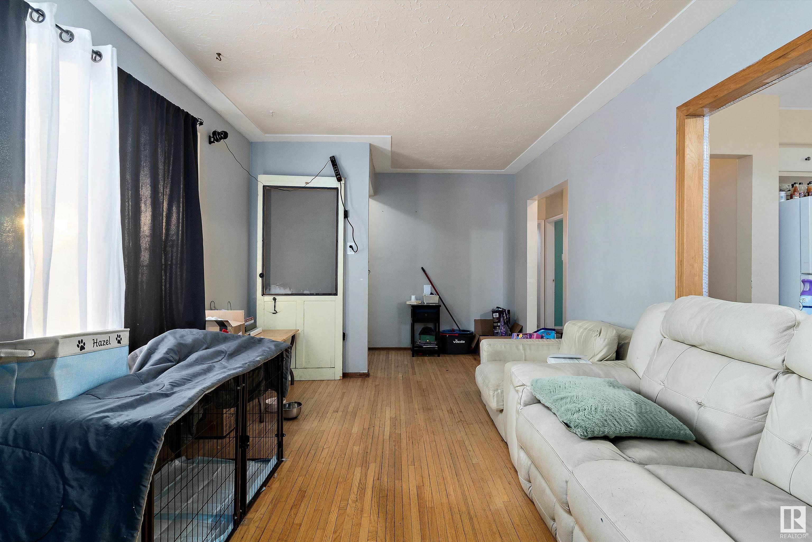      9736 63 AV NW , Edmonton,  ,T6E 0G6 ;  Listing Number: MLS E4419011