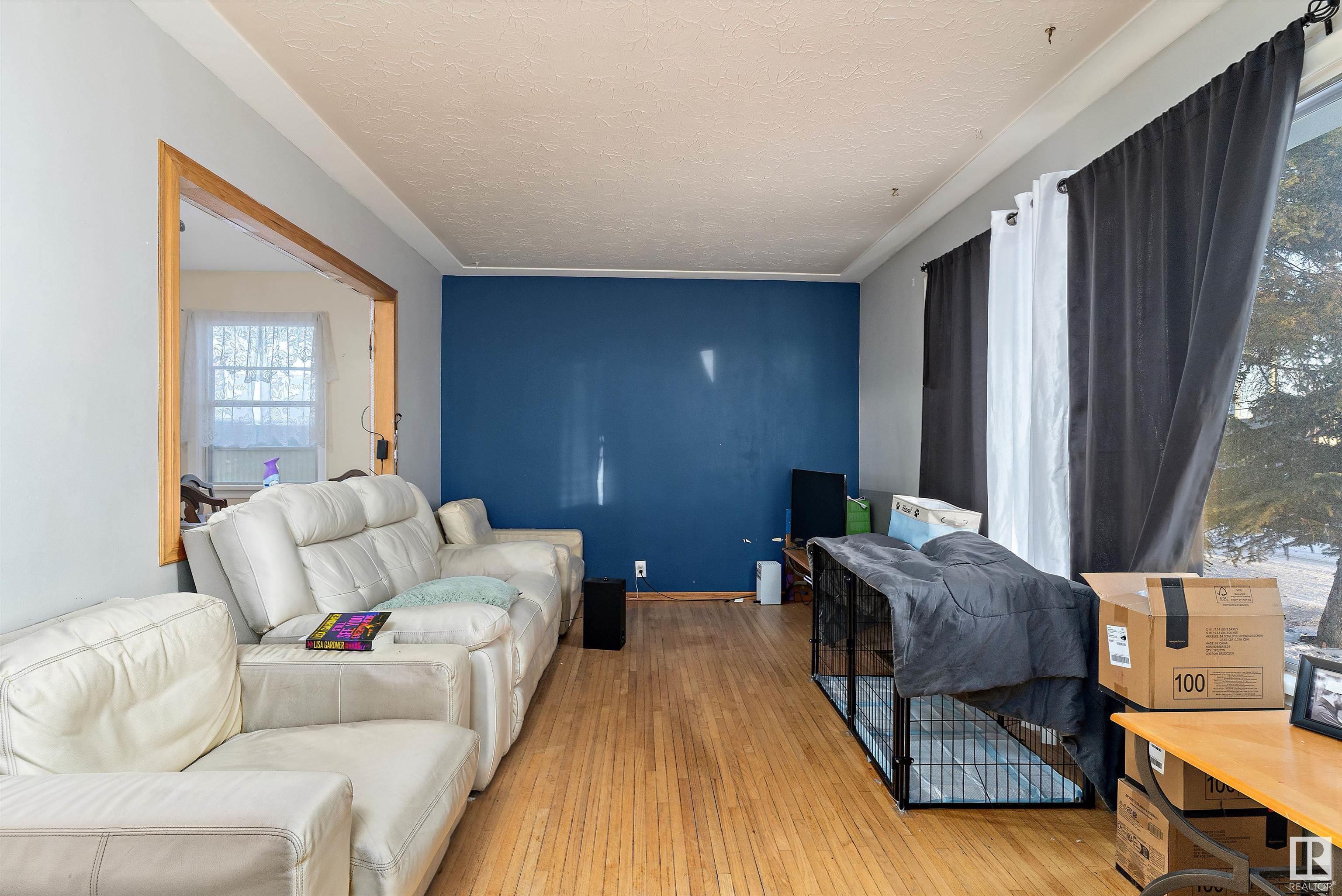      9736 63 AV NW , Edmonton,  ,T6E 0G6 ;  Listing Number: MLS E4419011