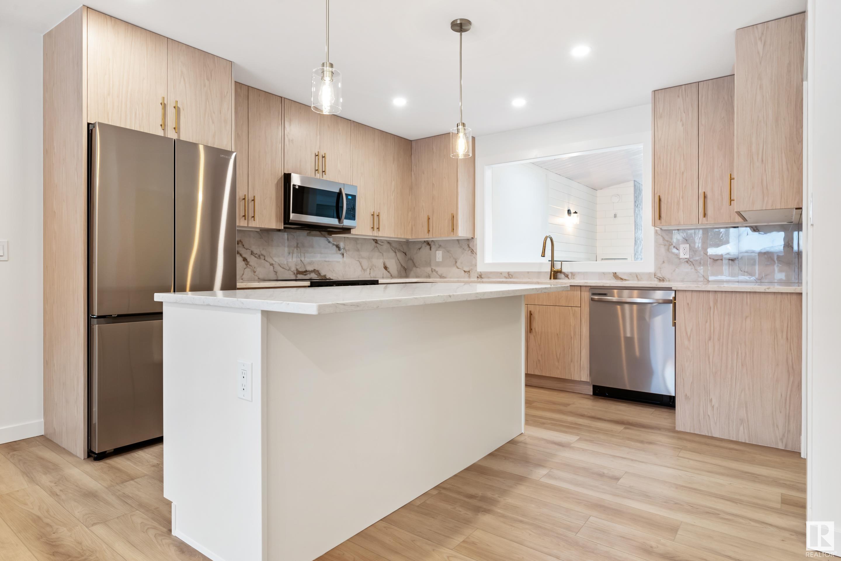      11131 39A AV NW , Edmonton,  ,T6J 0N6 ;  Listing Number: MLS E4419016