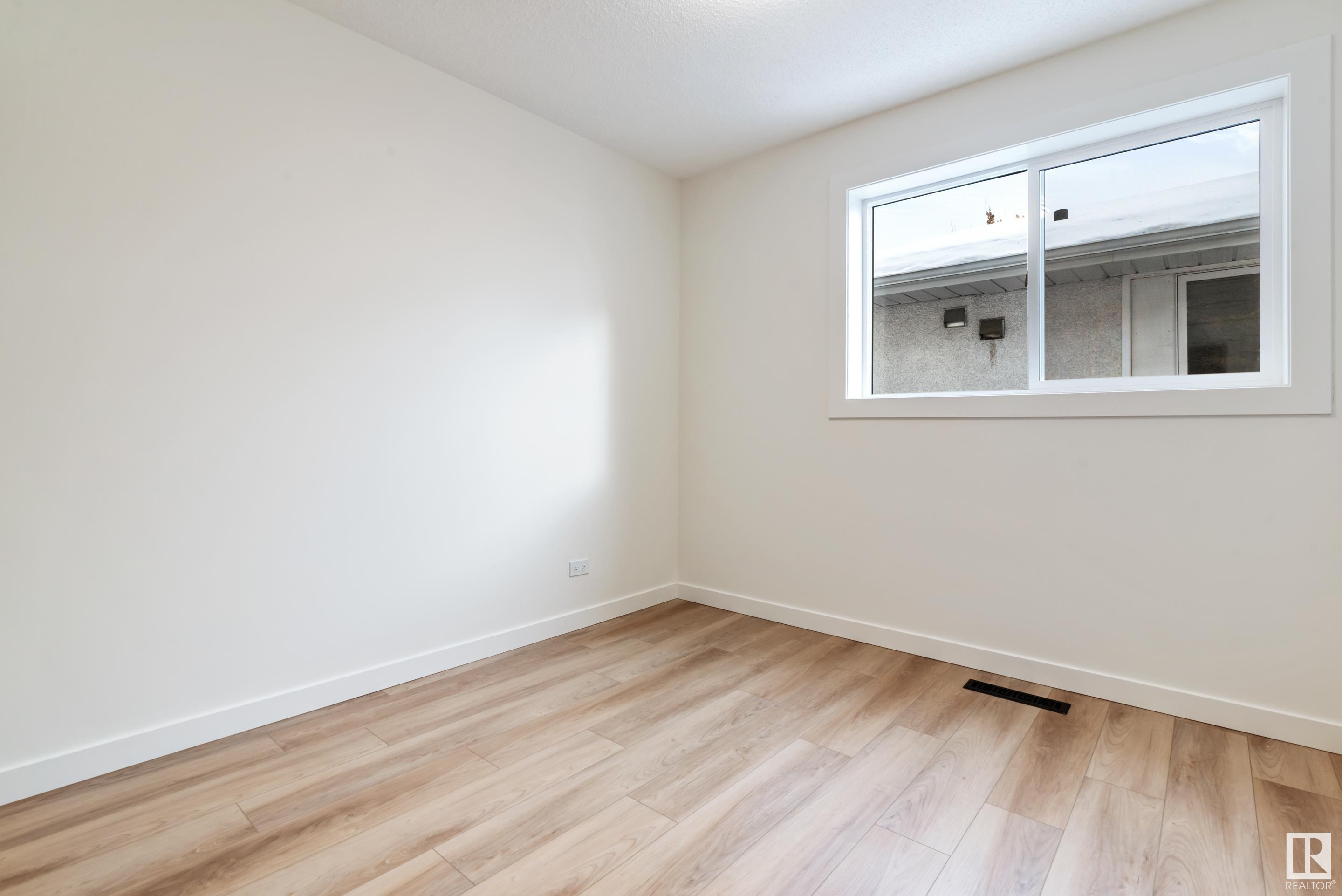      11131 39A AV NW , Edmonton,  ,T6J 0N6 ;  Listing Number: MLS E4419016