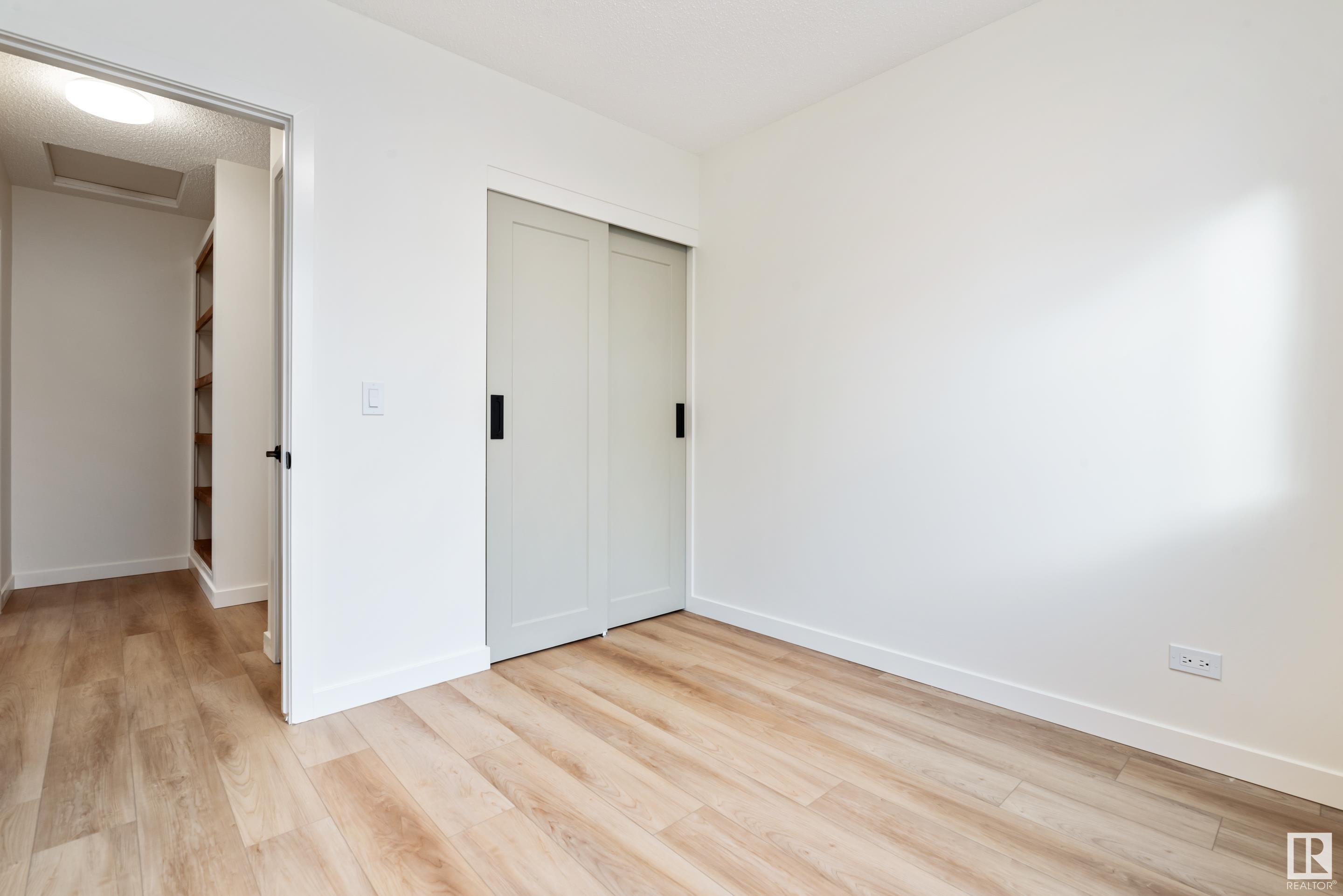      11131 39A AV NW , Edmonton,  ,T6J 0N6 ;  Listing Number: MLS E4419016
