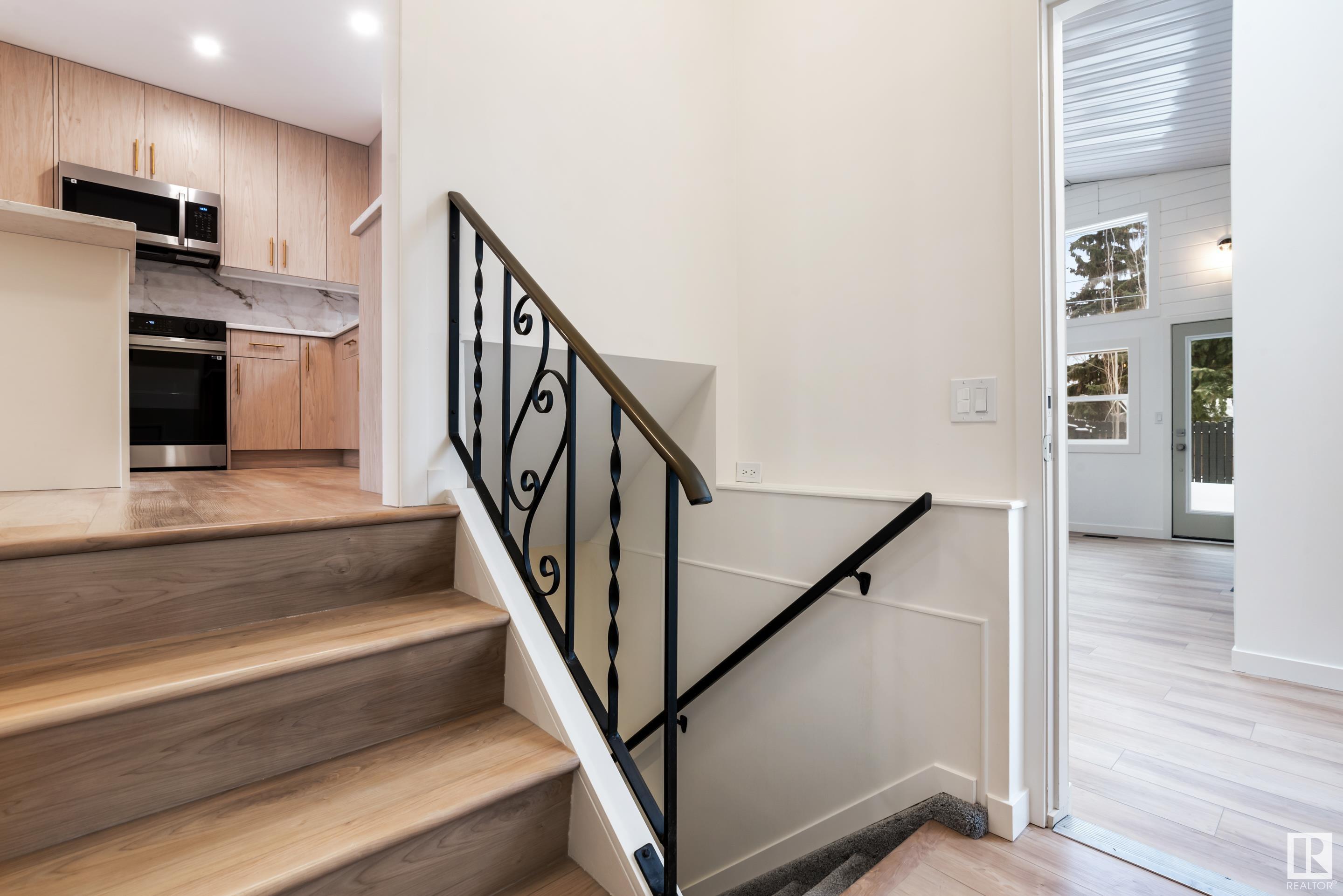      11131 39A AV NW , Edmonton,  ,T6J 0N6 ;  Listing Number: MLS E4419016