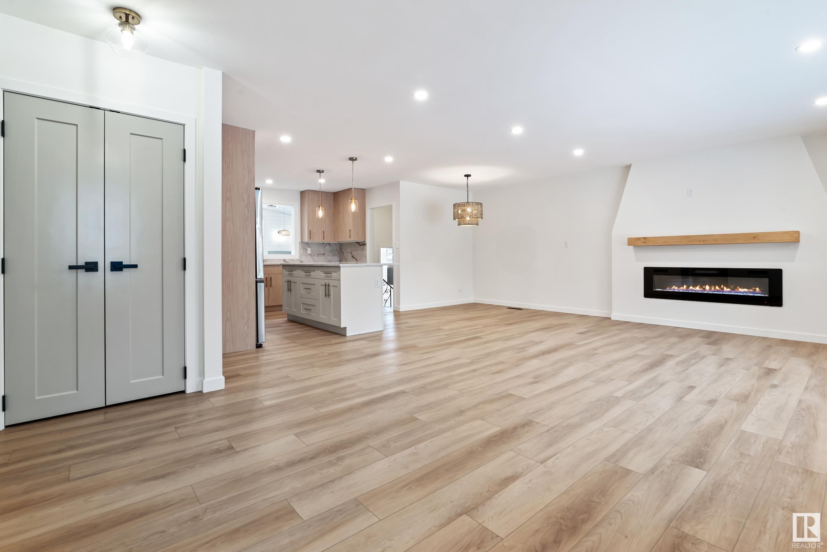      11131 39A AV NW , Edmonton,  ,T6J 0N6 ;  Listing Number: MLS E4419016