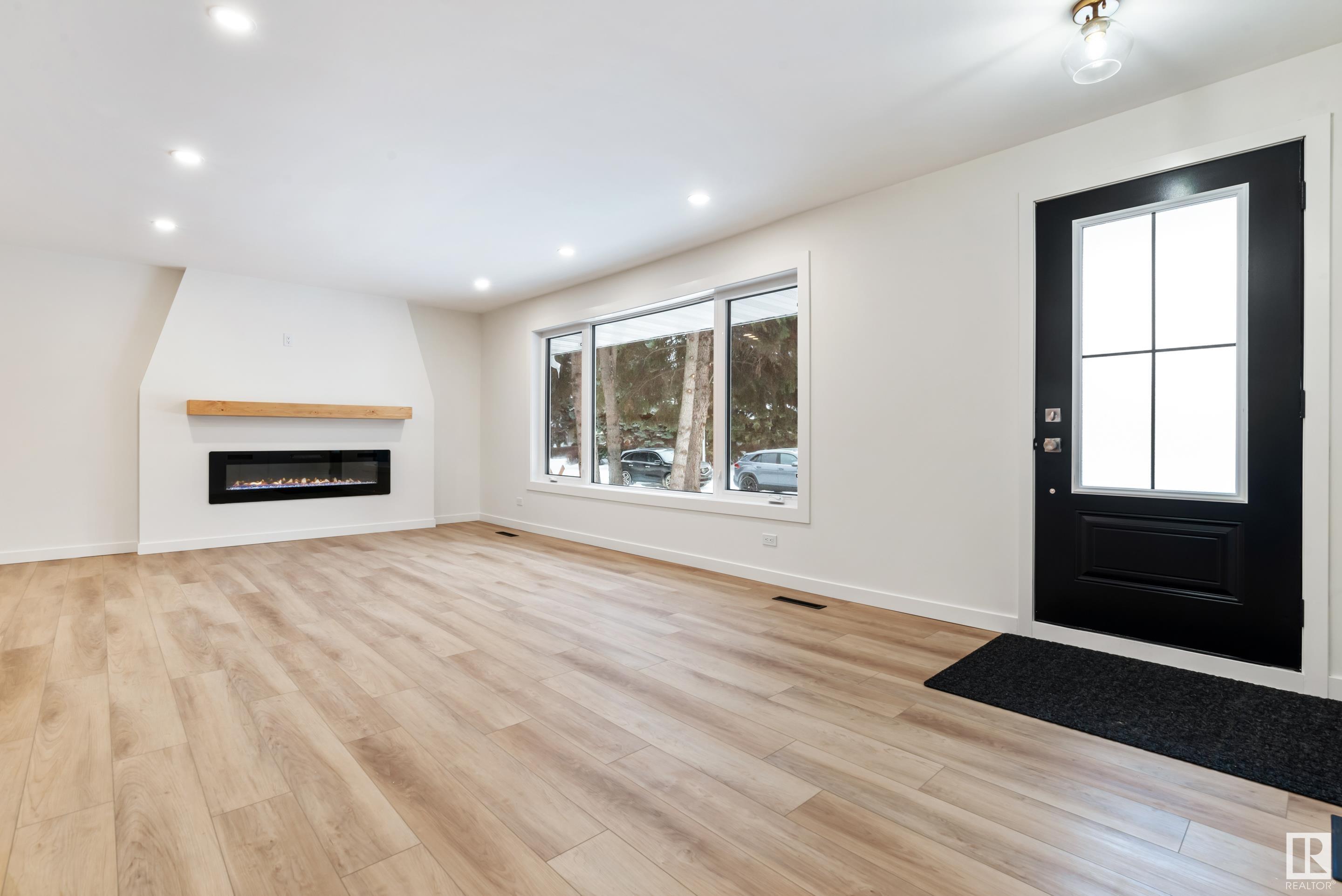      11131 39A AV NW , Edmonton,  ,T6J 0N6 ;  Listing Number: MLS E4419016