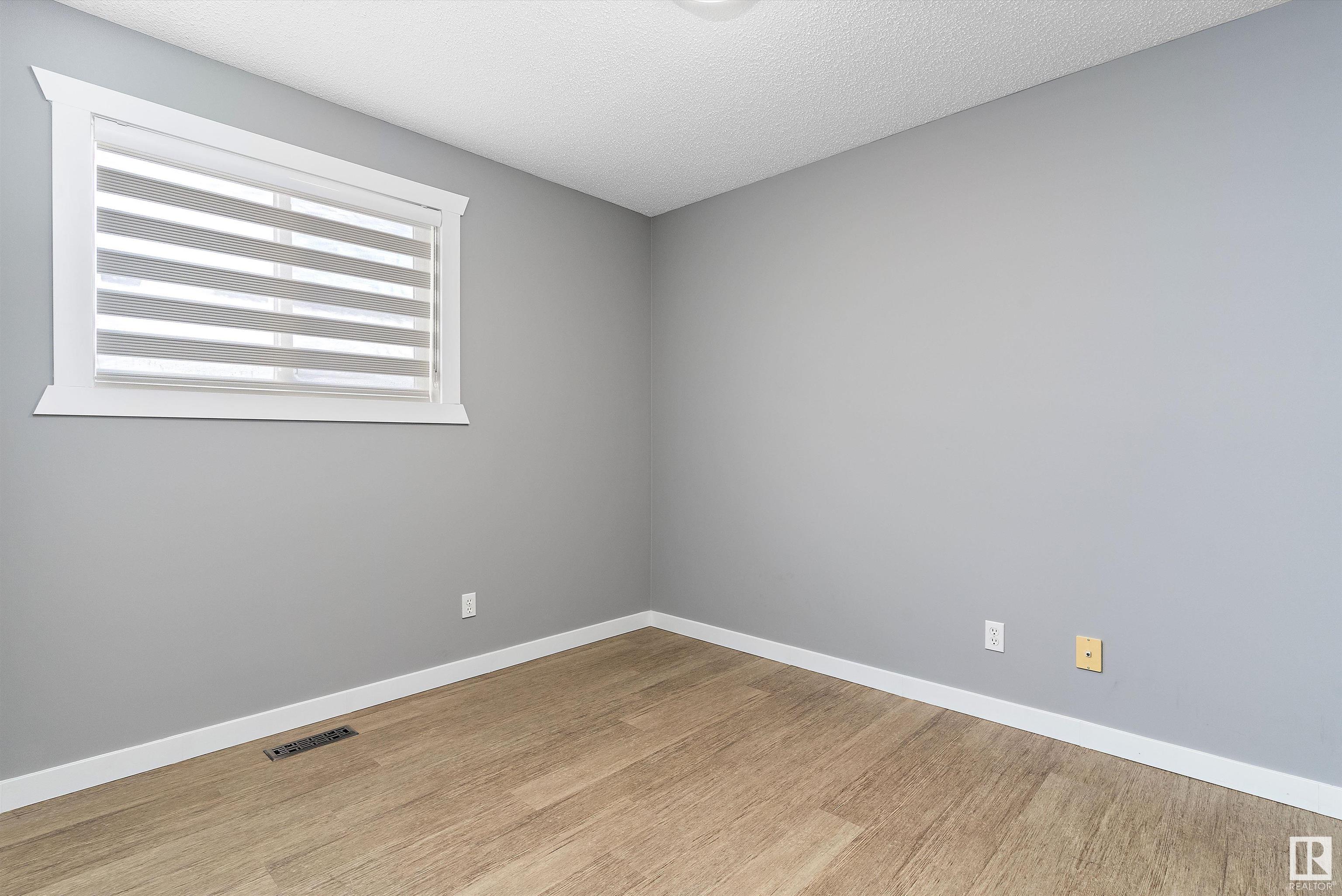      13805 131A AV NW , Edmonton,  ,T5L 5A7 ;  Listing Number: MLS E4419028