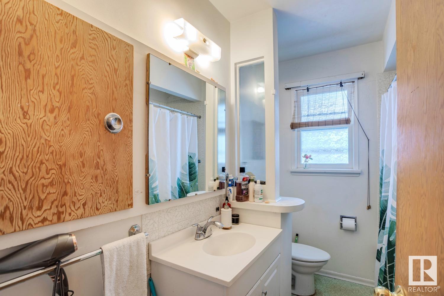      8739 STRATHEARN CR NW , Edmonton,  ,T6C 4C5 ;  Listing Number: MLS E4419038