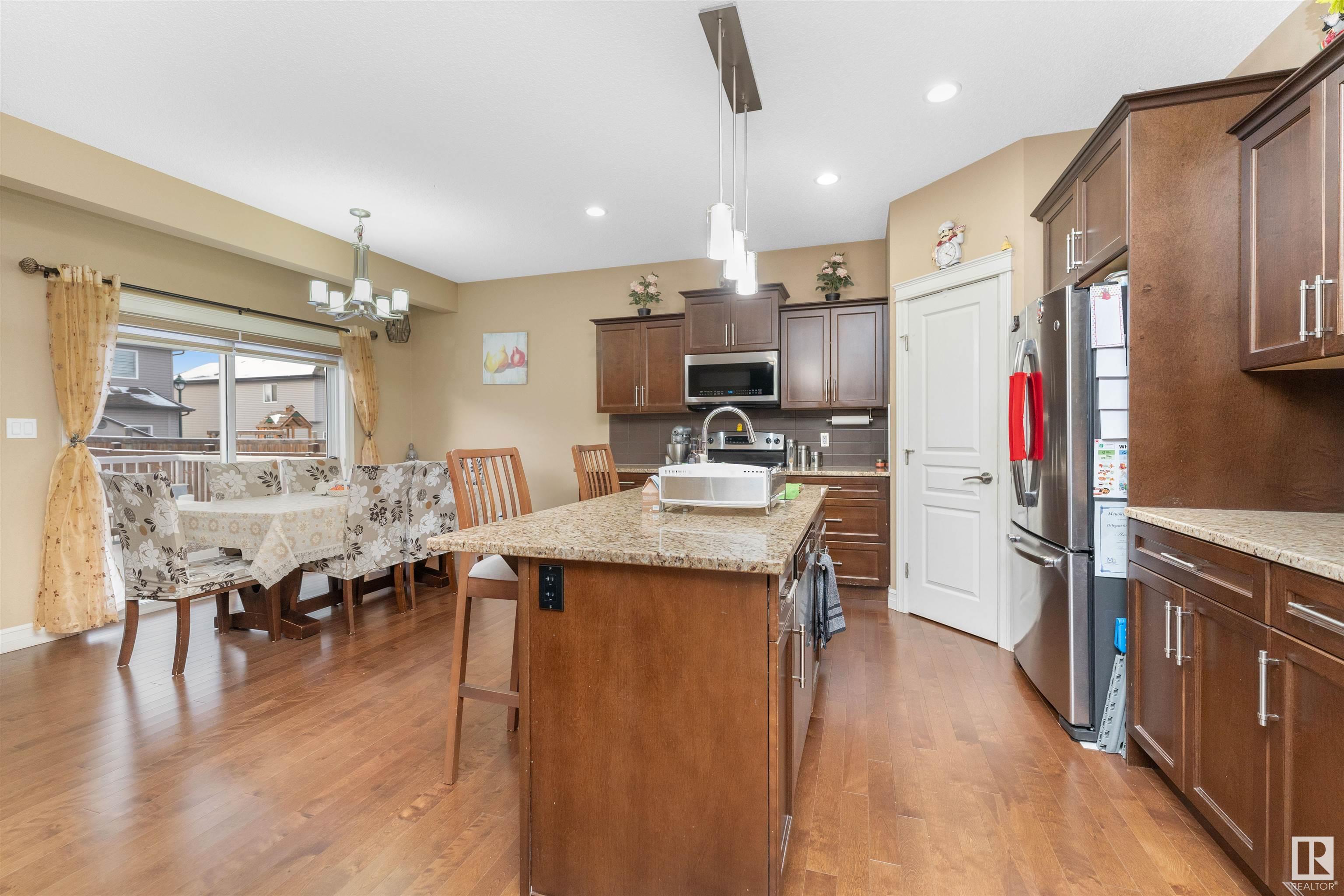      1886 32a street NW , Edmonton,  ,T6T 0L6 ;  Listing Number: MLS E4419057