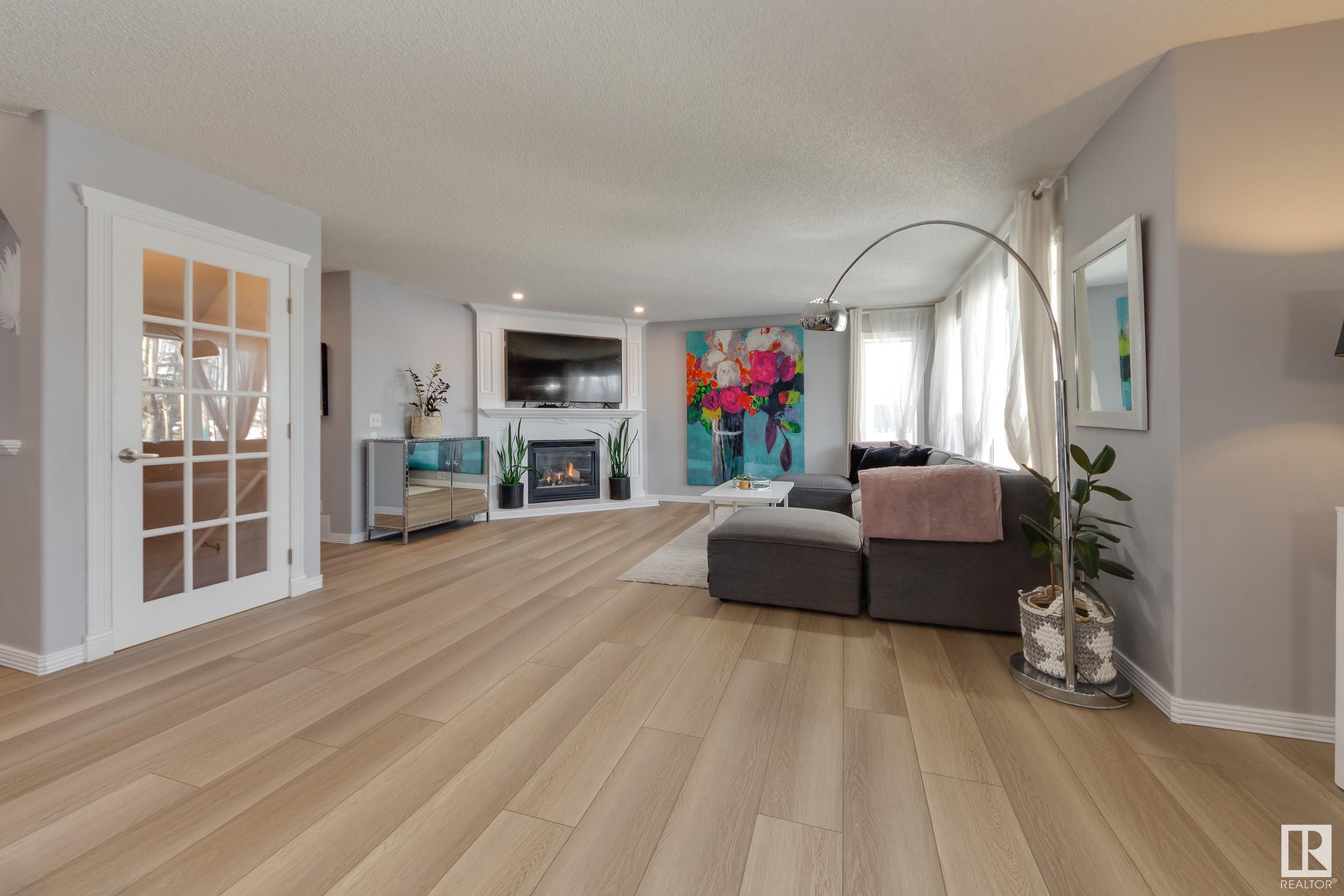      49 LINKSIDE BV , Spruce Grove,  ,T7X 3X4 ;  Listing Number: MLS E4419063
