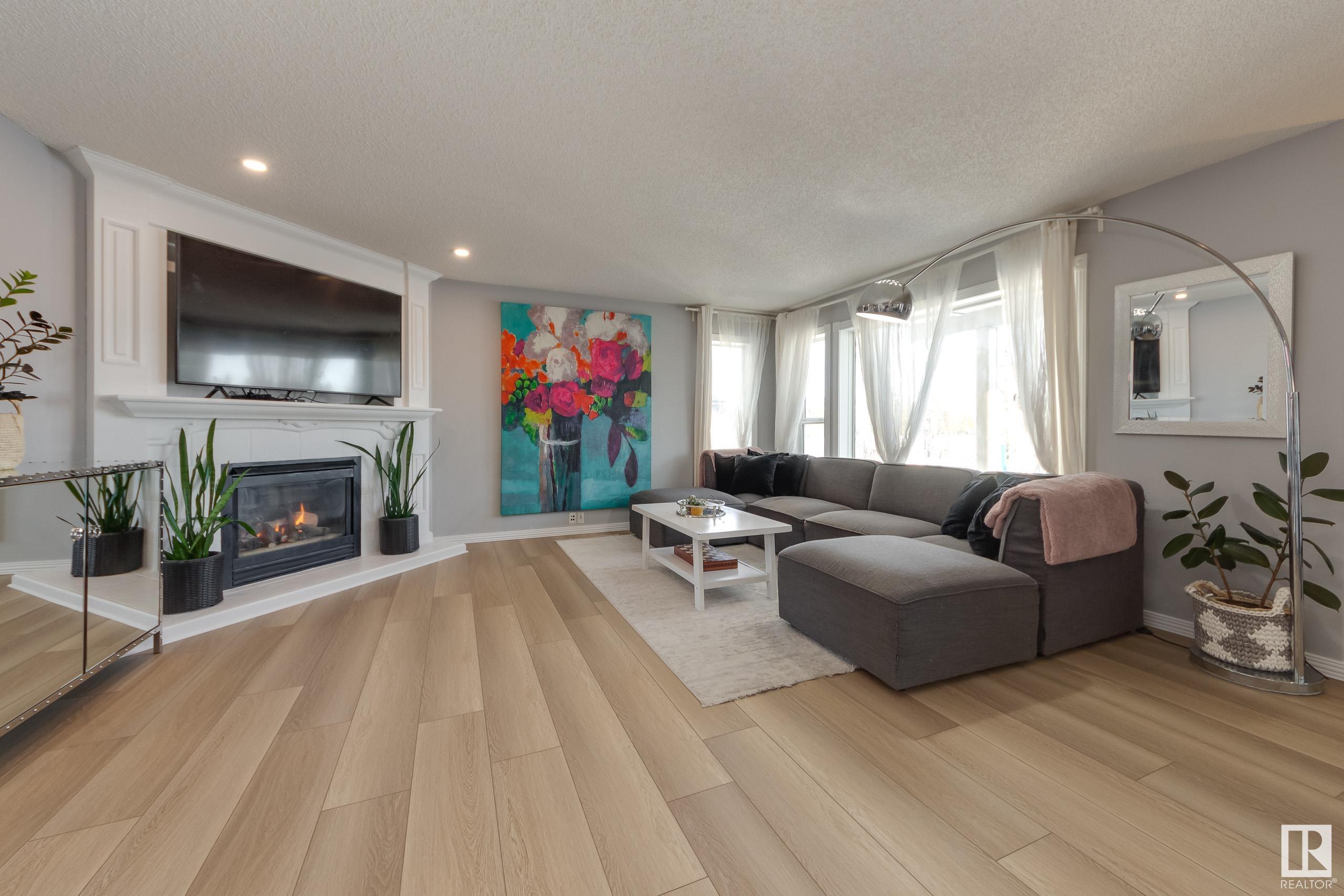      49 LINKSIDE BV , Spruce Grove,  ,T7X 3X4 ;  Listing Number: MLS E4419063