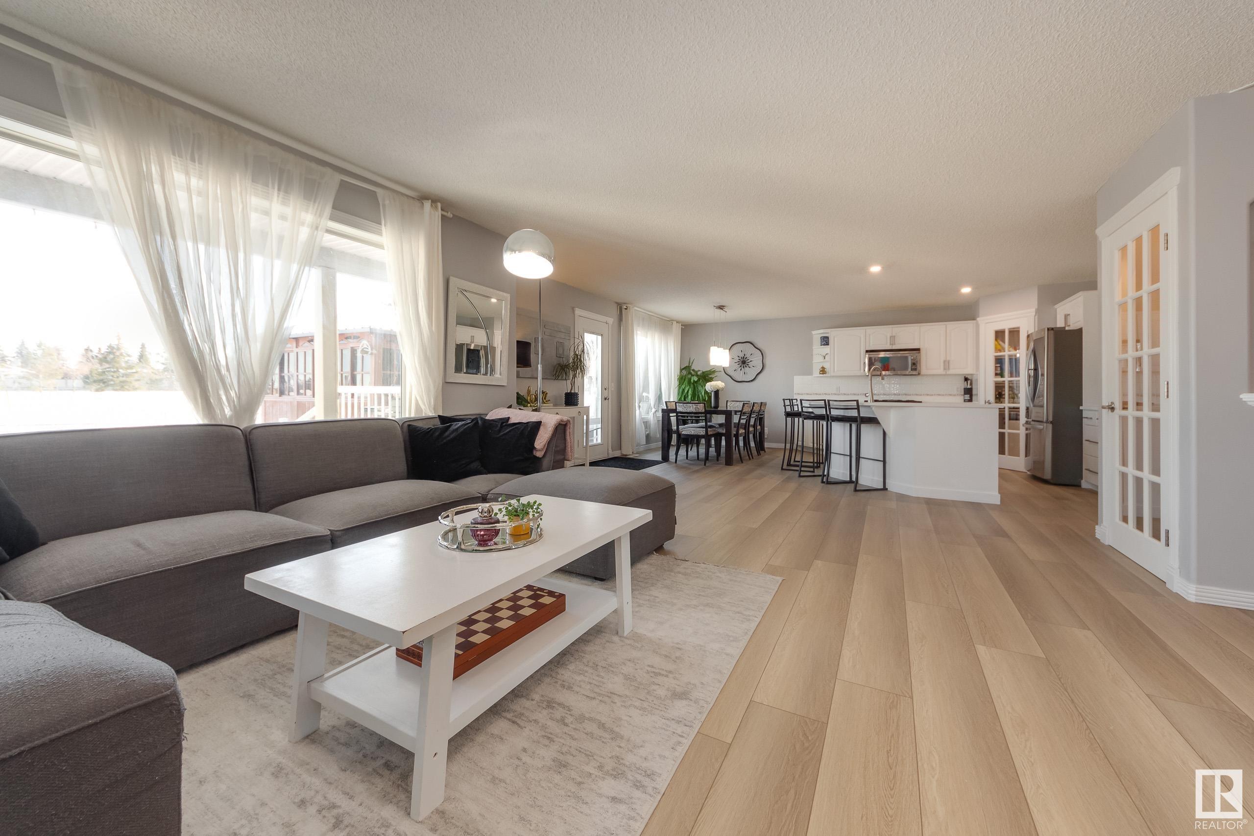      49 LINKSIDE BV , Spruce Grove,  ,T7X 3X4 ;  Listing Number: MLS E4419063