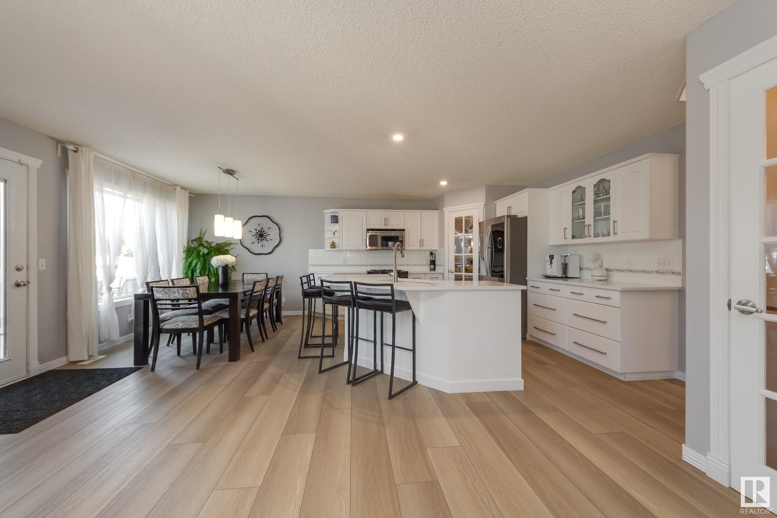     49 LINKSIDE BV , Spruce Grove,  ,T7X 3X4 ;  Listing Number: MLS E4419063