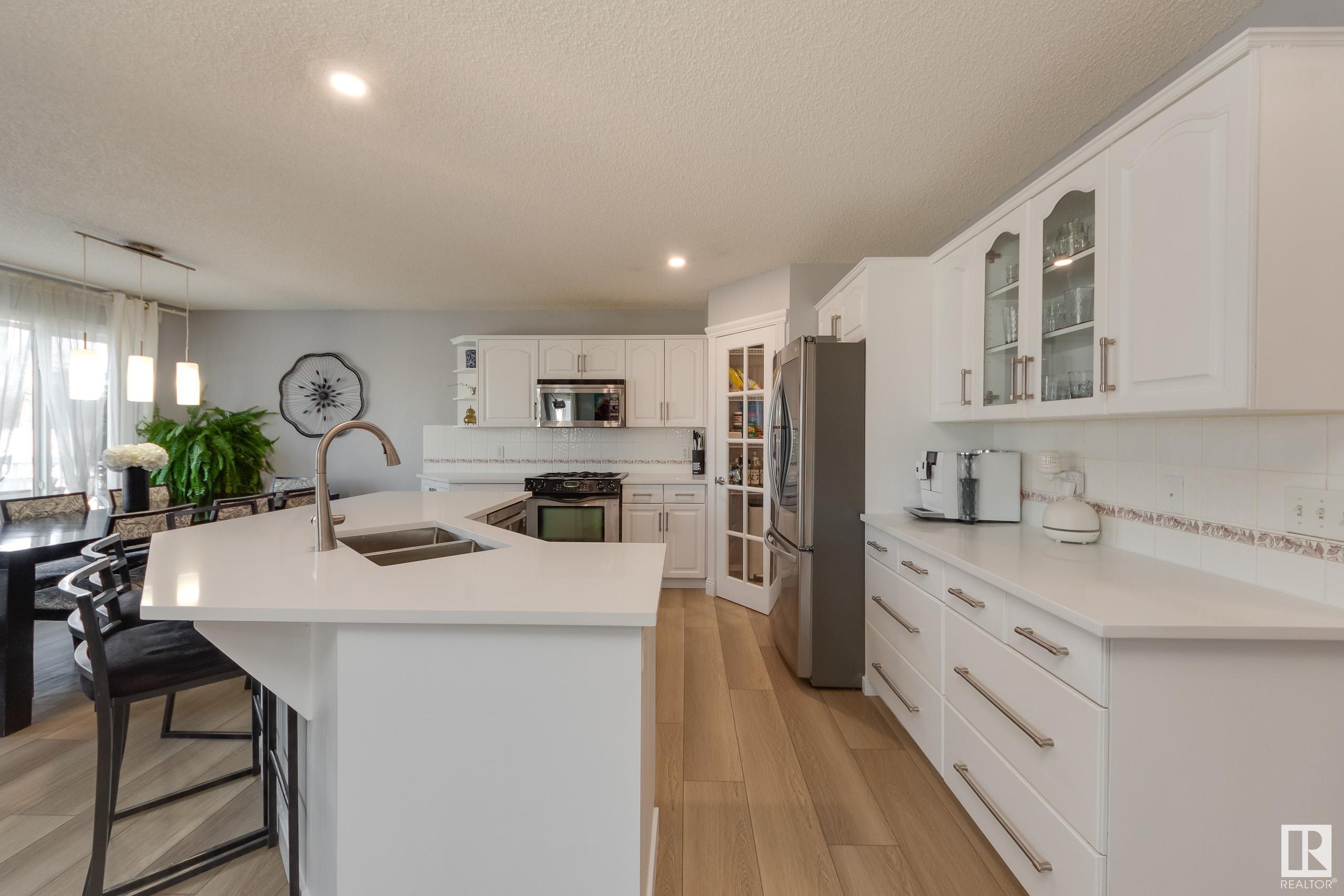     49 LINKSIDE BV , Spruce Grove,  ,T7X 3X4 ;  Listing Number: MLS E4419063