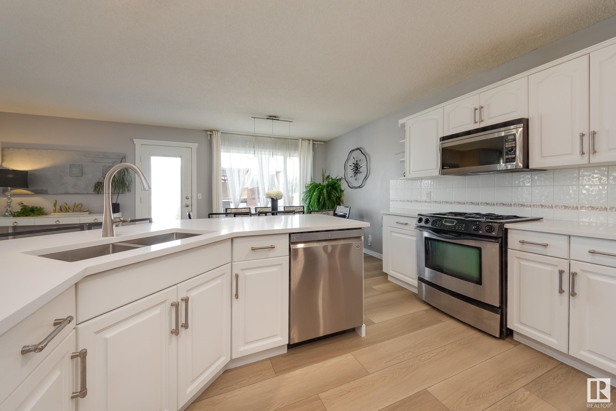      49 LINKSIDE BV , Spruce Grove,  ,T7X 3X4 ;  Listing Number: MLS E4419063