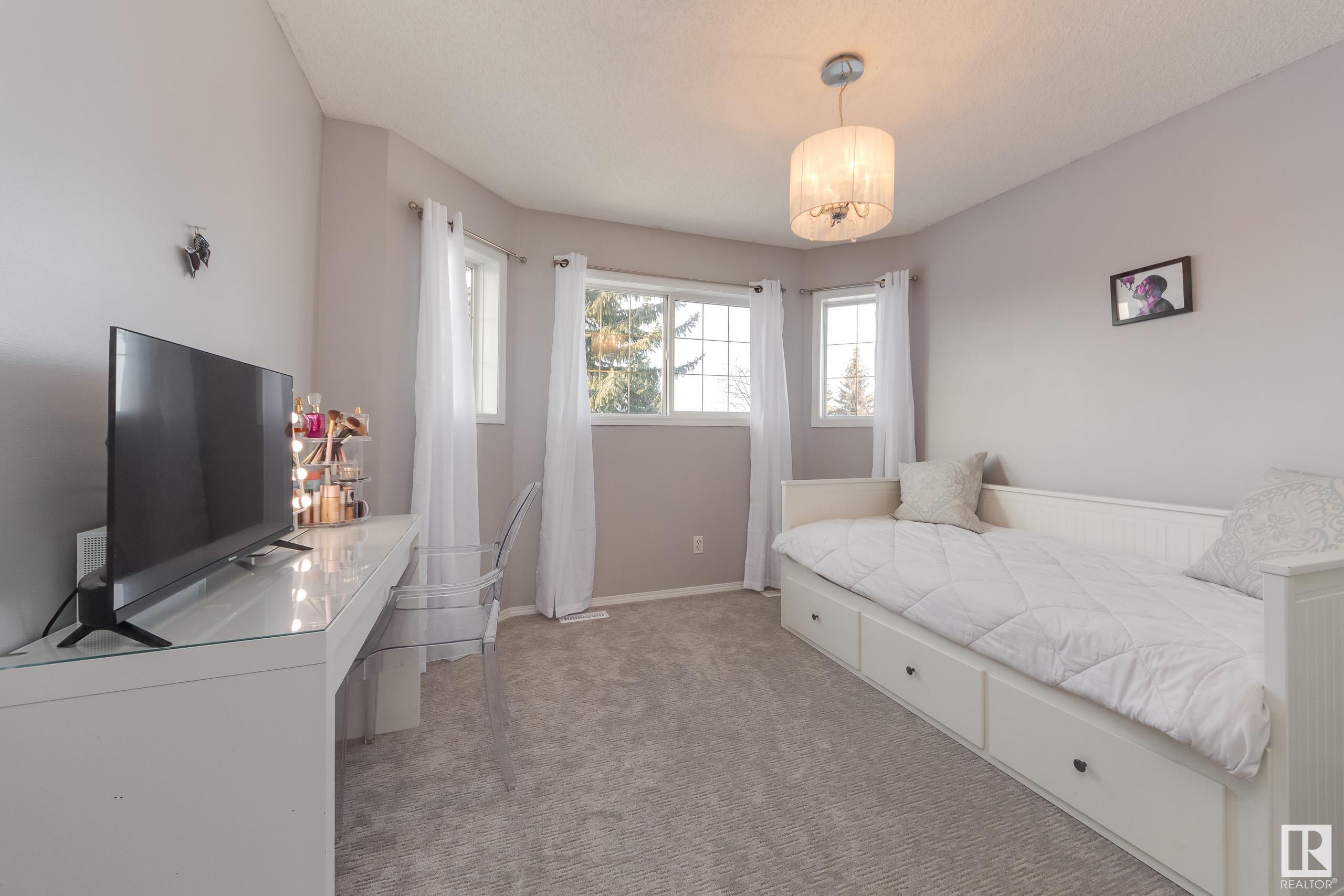      49 LINKSIDE BV , Spruce Grove,  ,T7X 3X4 ;  Listing Number: MLS E4419063