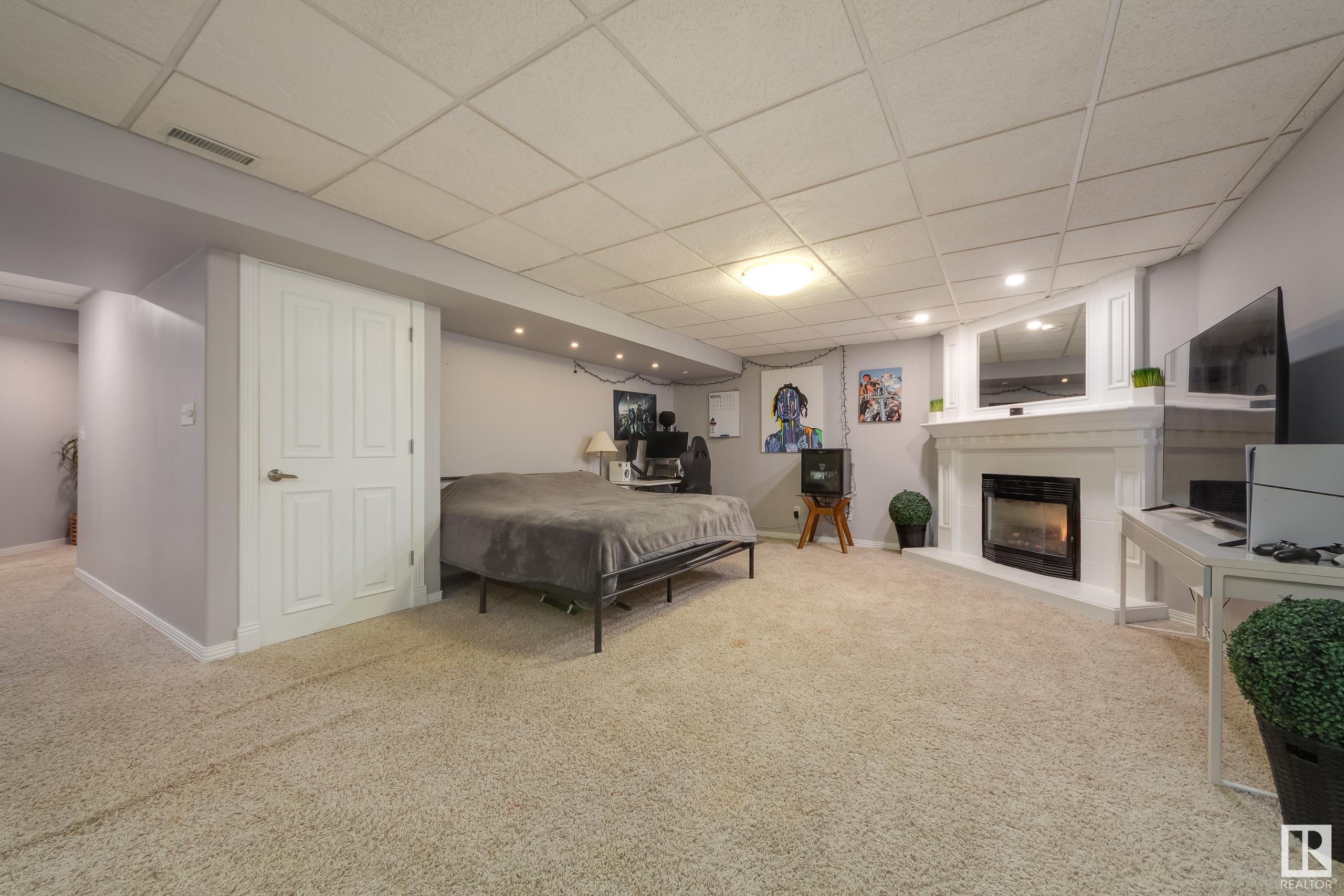      49 LINKSIDE BV , Spruce Grove,  ,T7X 3X4 ;  Listing Number: MLS E4419063