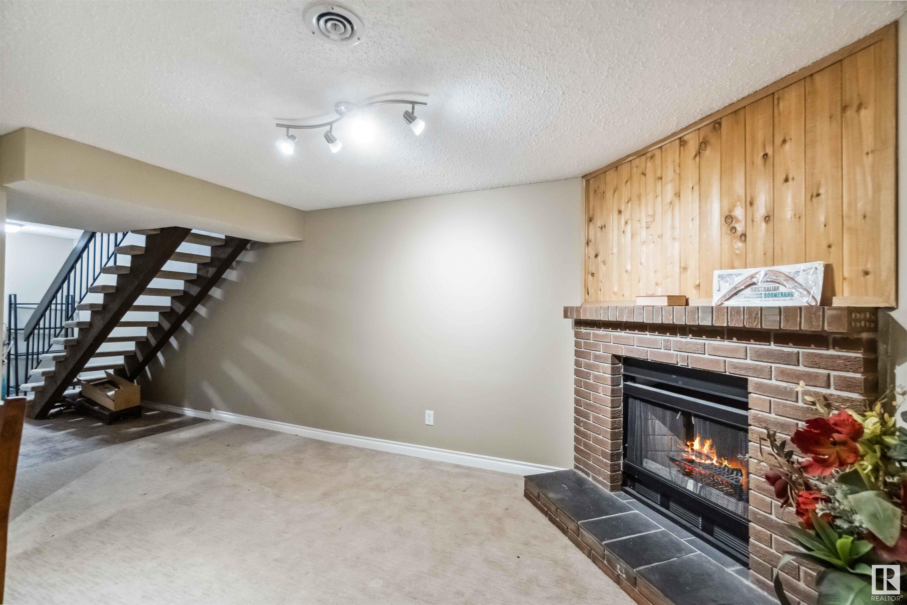      3257 132A AV NW , Edmonton,  ,T5A 3K4 ;  Listing Number: MLS E4419067
