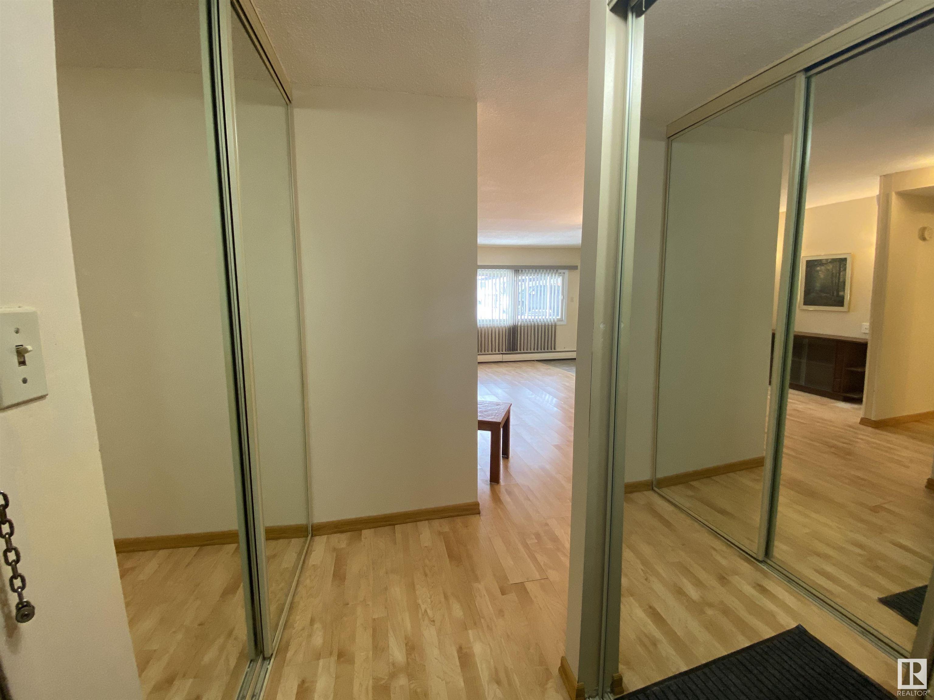      #5 11112 129 ST NW , Edmonton,  ,T5M 0Y5 ;  Listing Number: MLS E4419080