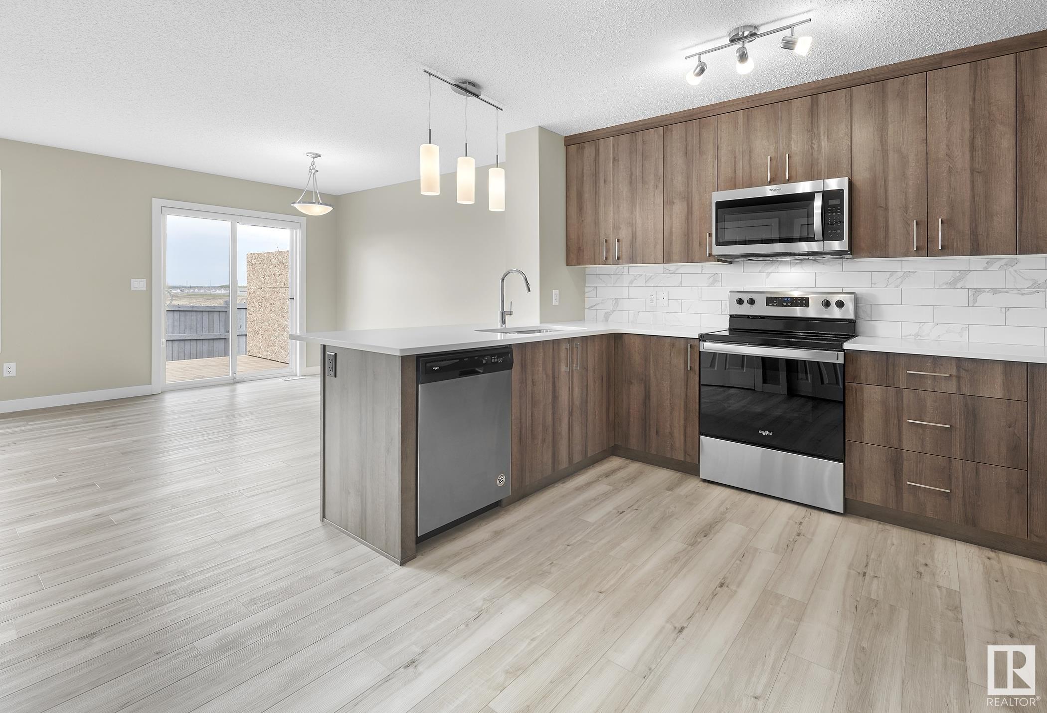      720 Berg LO , Leduc,  ,T9E 1G7 ;  Listing Number: MLS E4419104