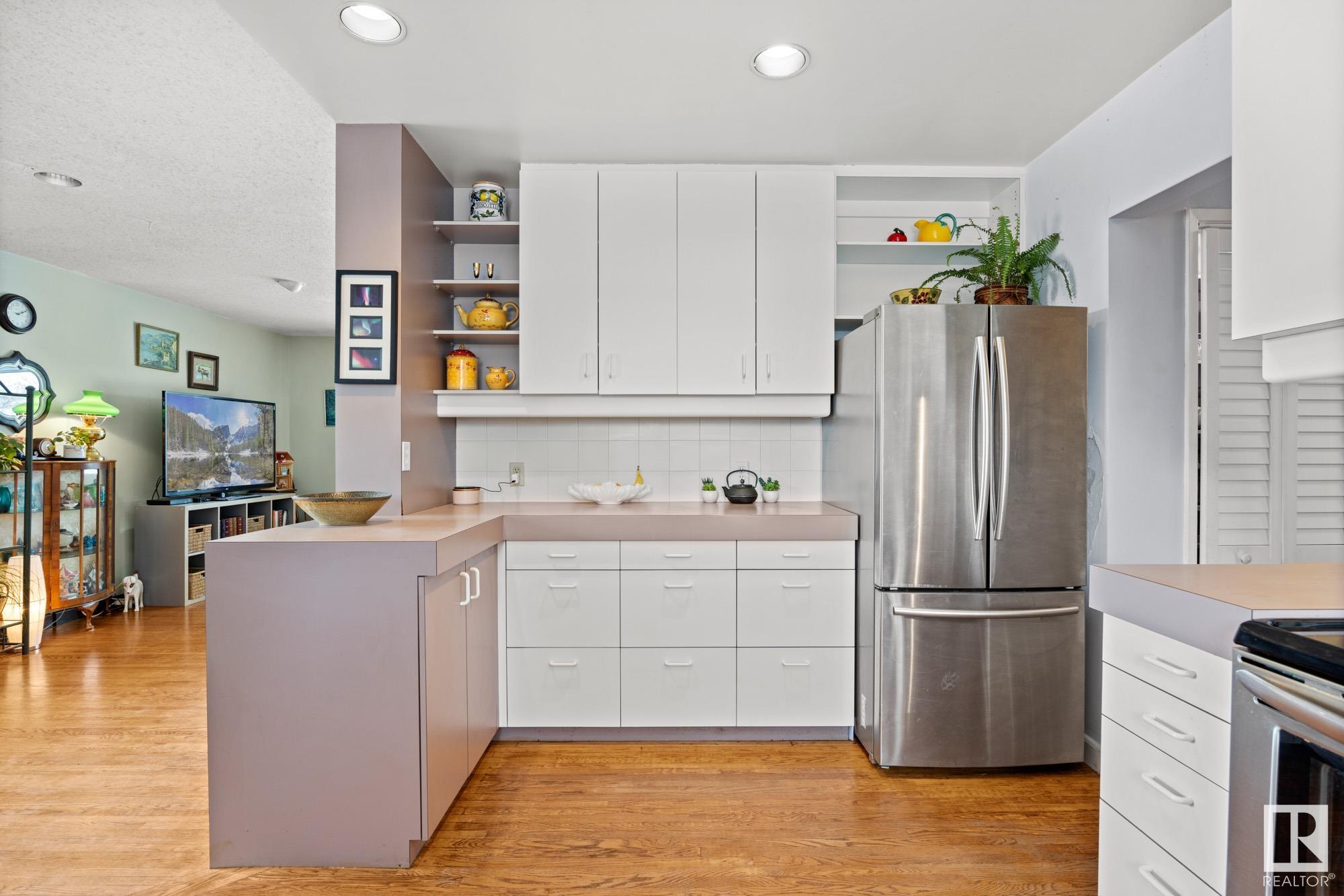      3811 112 ST NW , Edmonton,  ,T6J 1J1 ;  Listing Number: MLS E4419105
