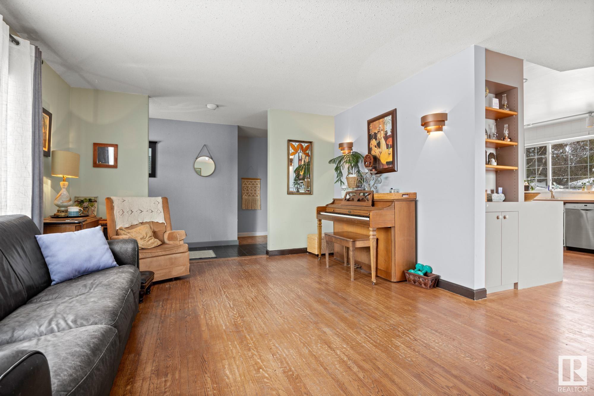      3811 112 ST NW , Edmonton,  ,T6J 1J1 ;  Listing Number: MLS E4419105