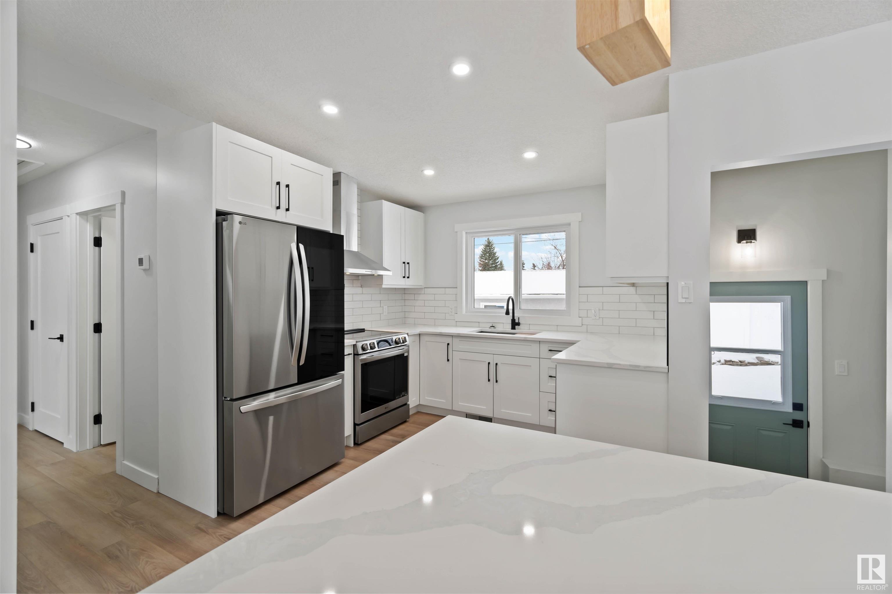      8420 52 ST NW , Edmonton,  ,T6B 1E9 ;  Listing Number: MLS E4419110