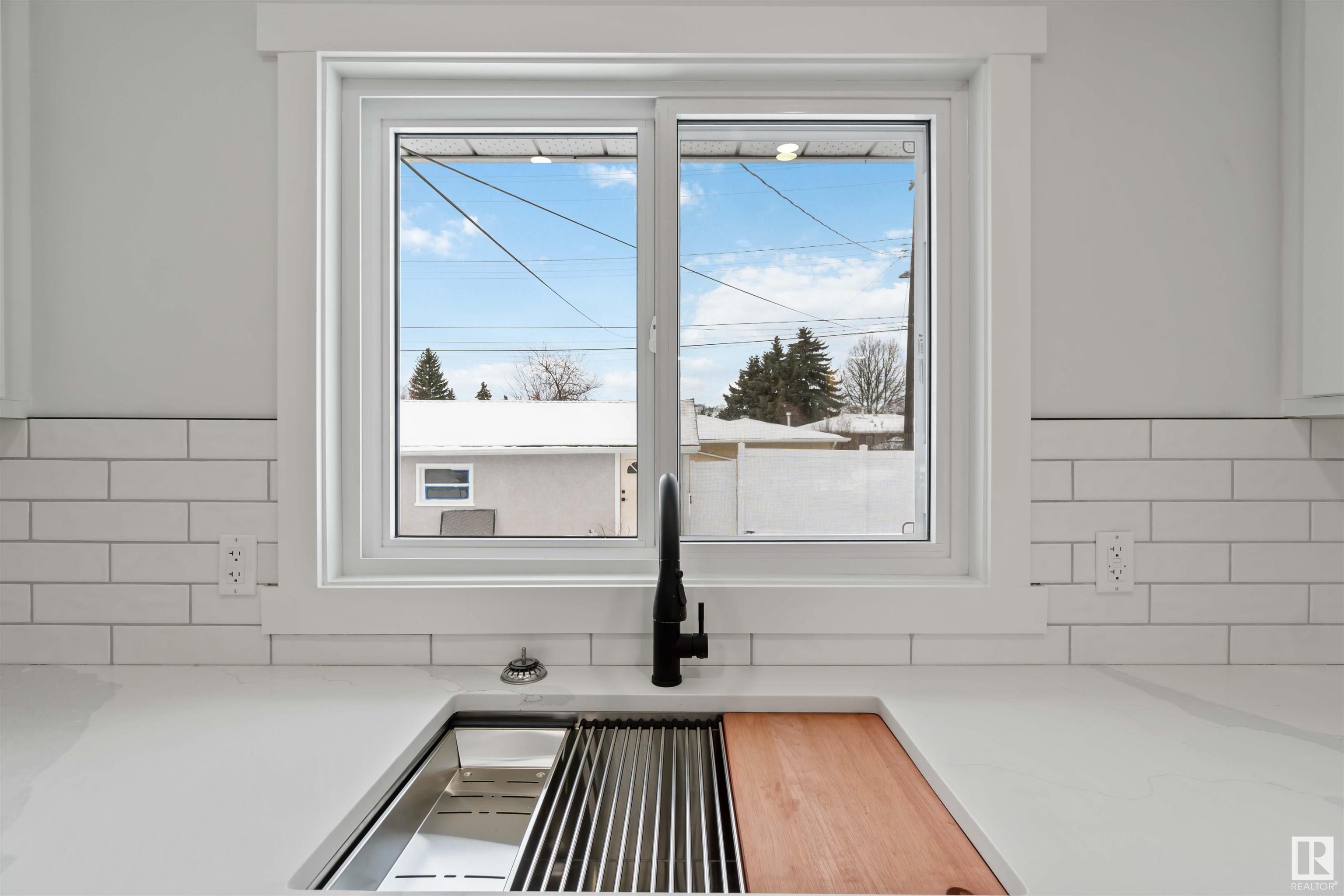      8420 52 ST NW , Edmonton,  ,T6B 1E9 ;  Listing Number: MLS E4419110