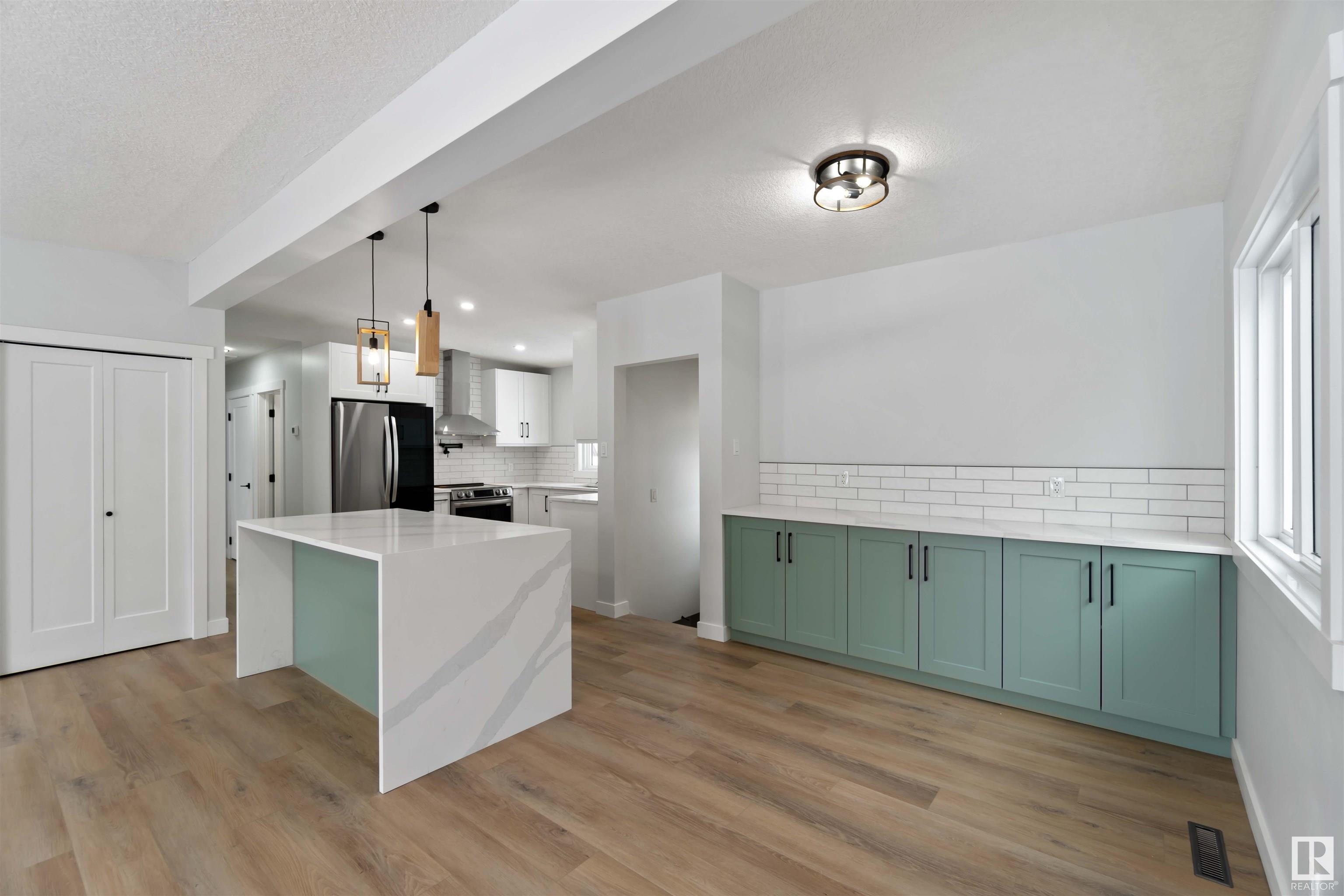      8420 52 ST NW , Edmonton,  ,T6B 1E9 ;  Listing Number: MLS E4419110
