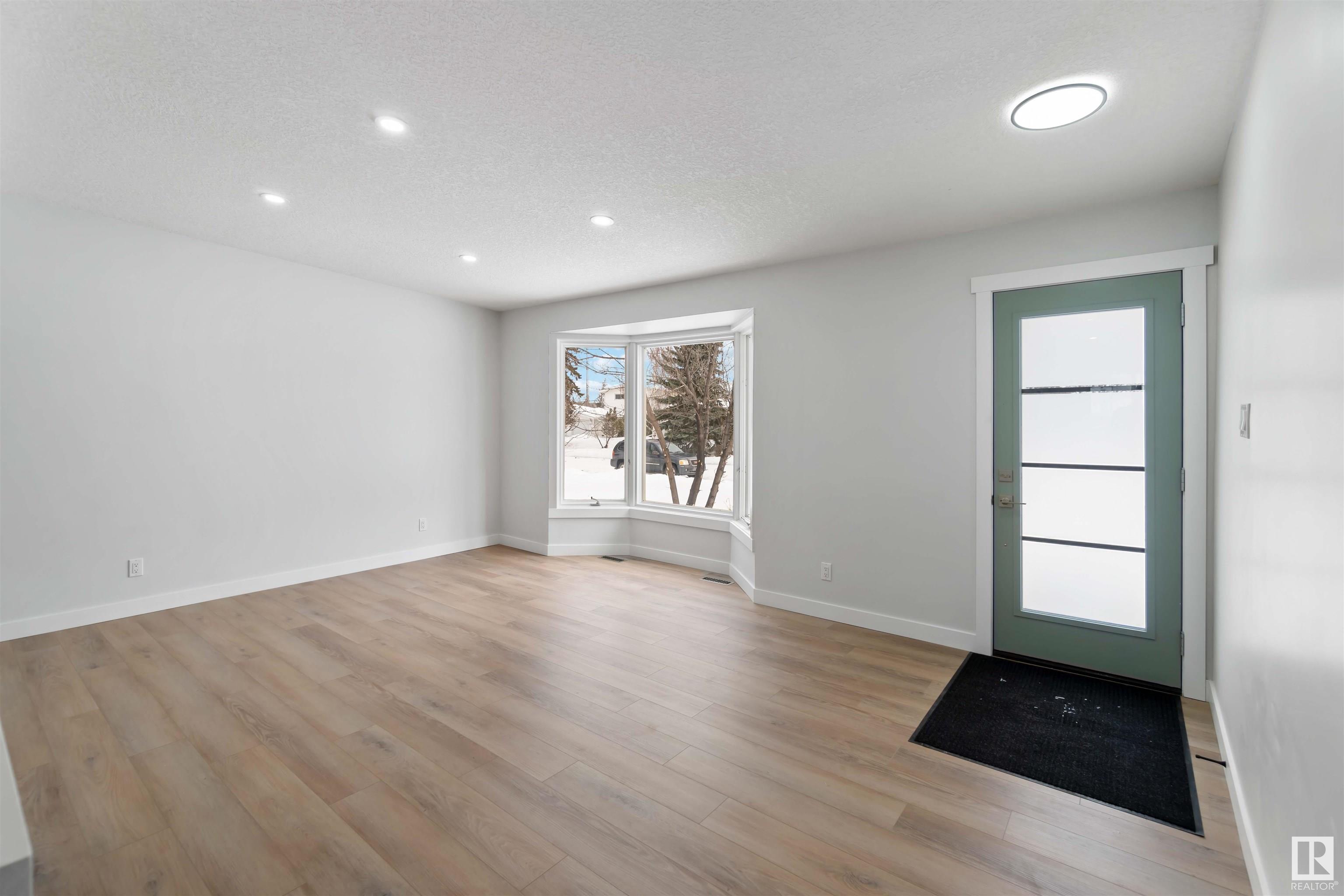      8420 52 ST NW , Edmonton,  ,T6B 1E9 ;  Listing Number: MLS E4419110