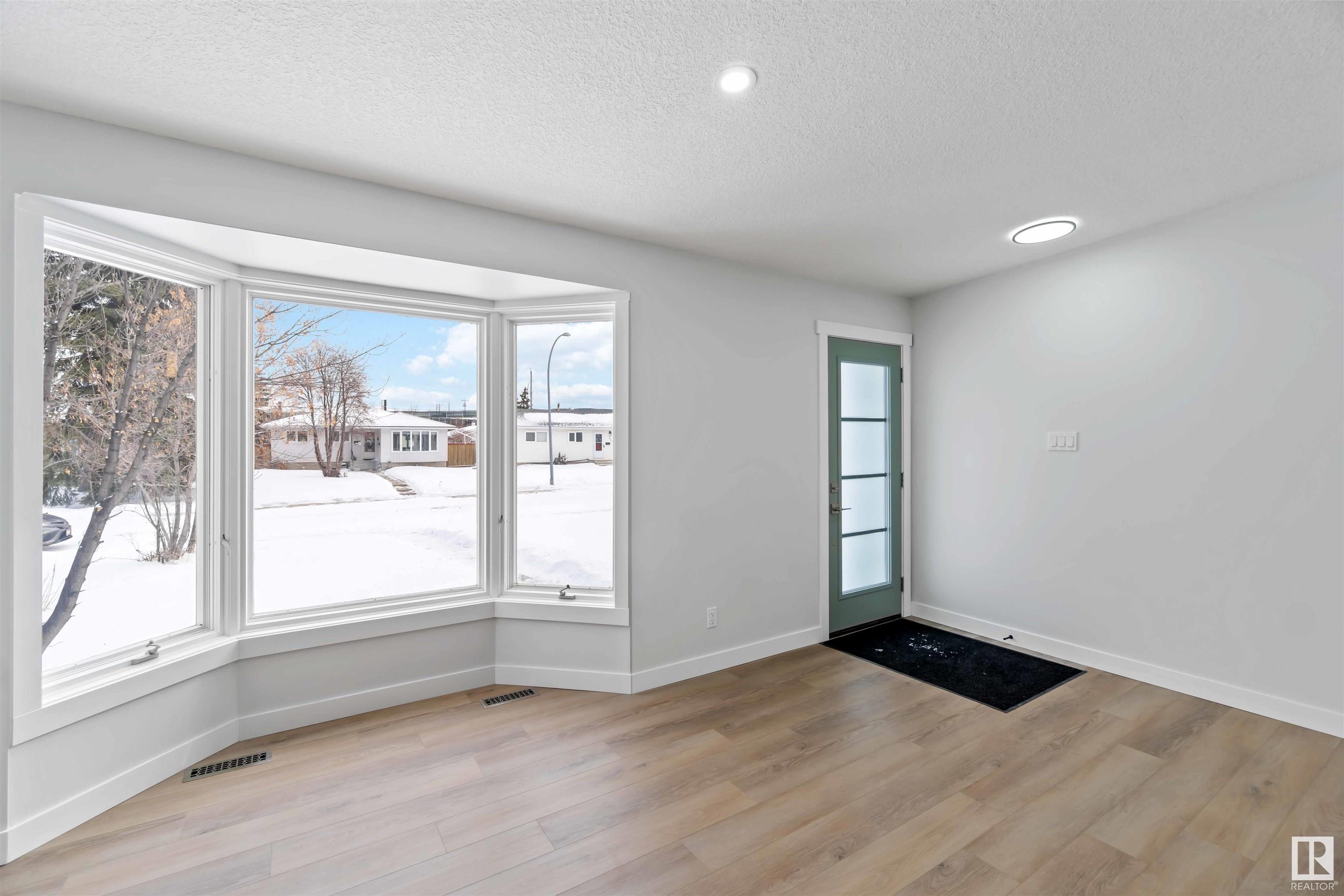      8420 52 ST NW , Edmonton,  ,T6B 1E9 ;  Listing Number: MLS E4419110