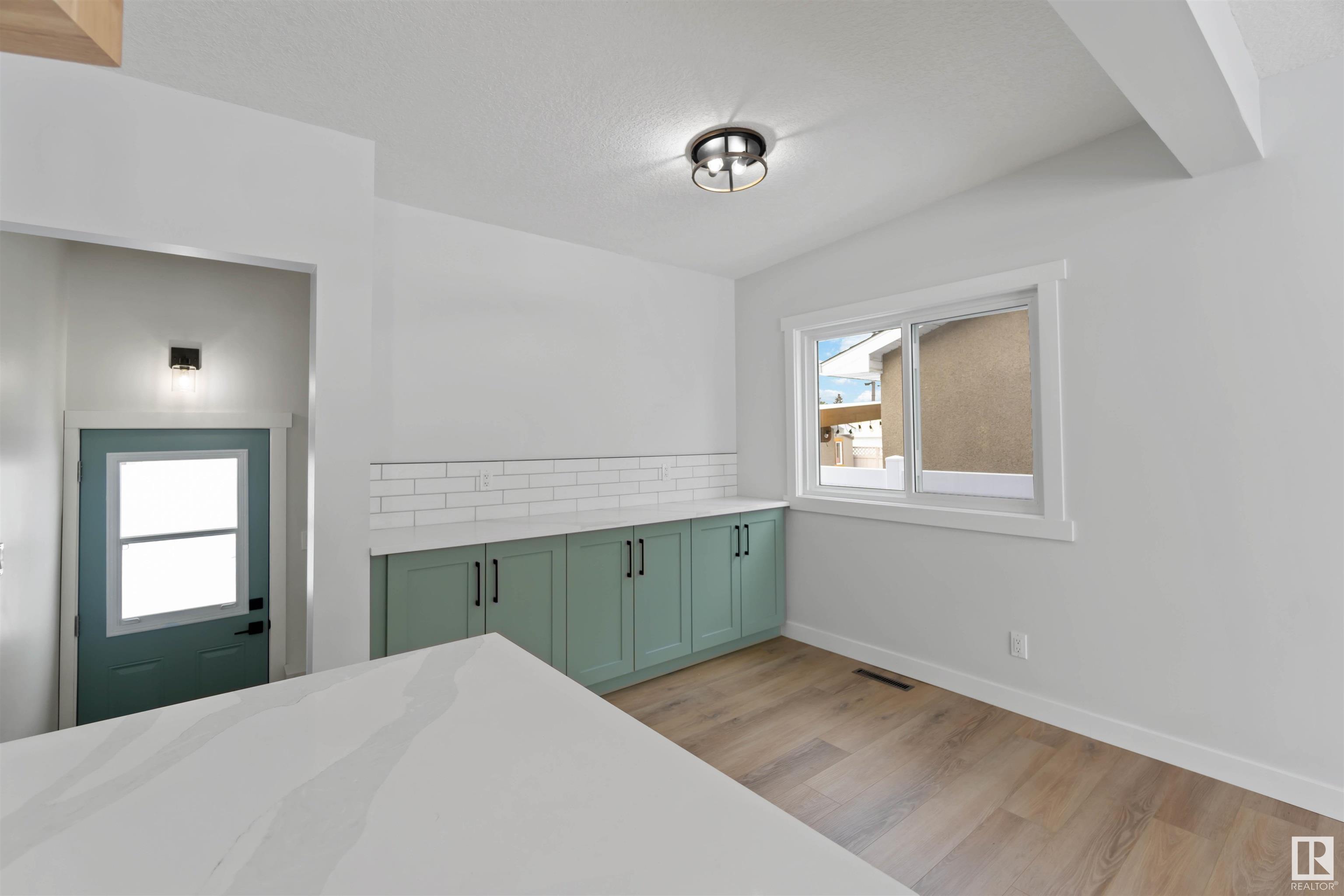      8420 52 ST NW , Edmonton,  ,T6B 1E9 ;  Listing Number: MLS E4419110