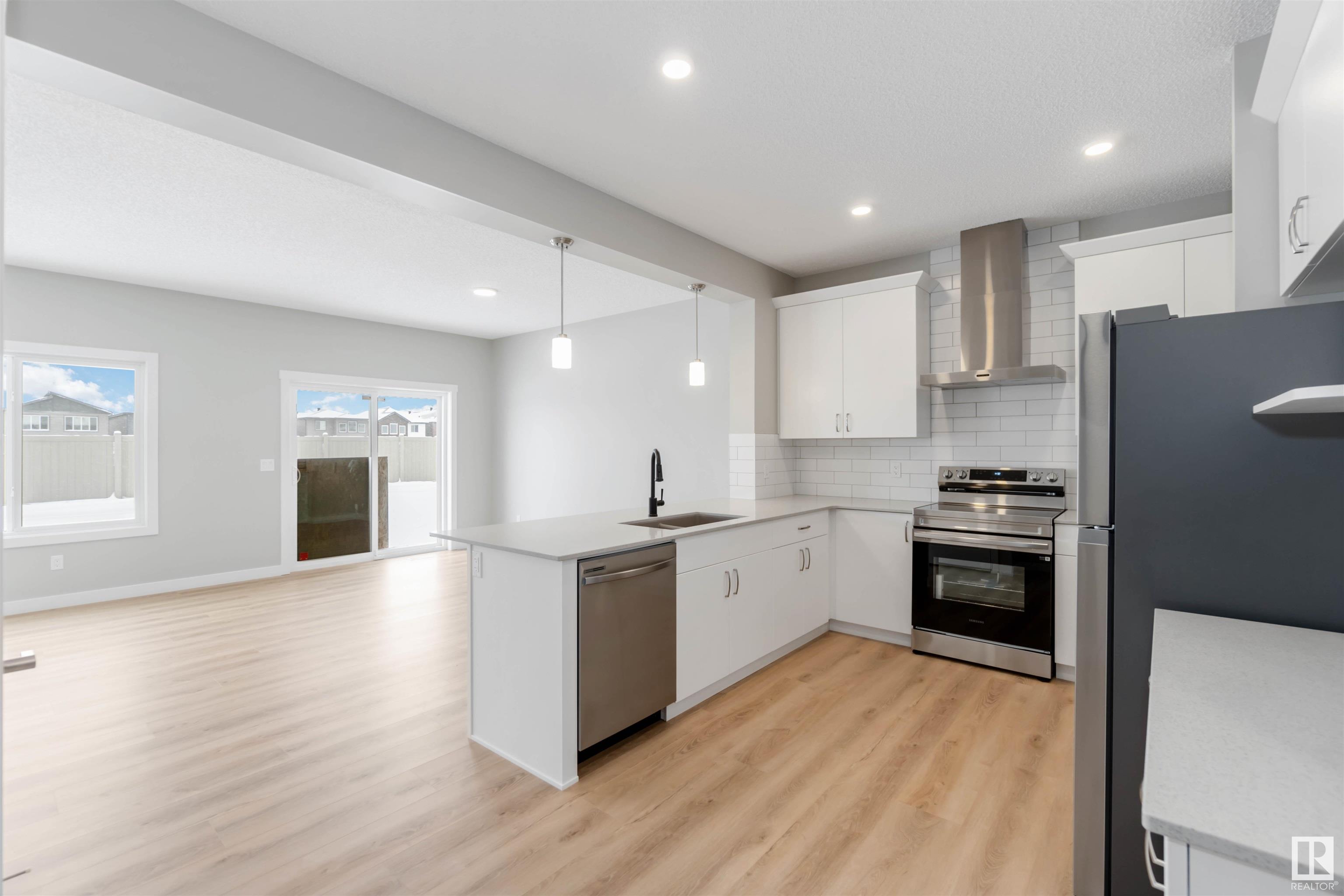      19315 24 AV NW , Edmonton,  ,T5K 0K5 ;  Listing Number: MLS E4419120