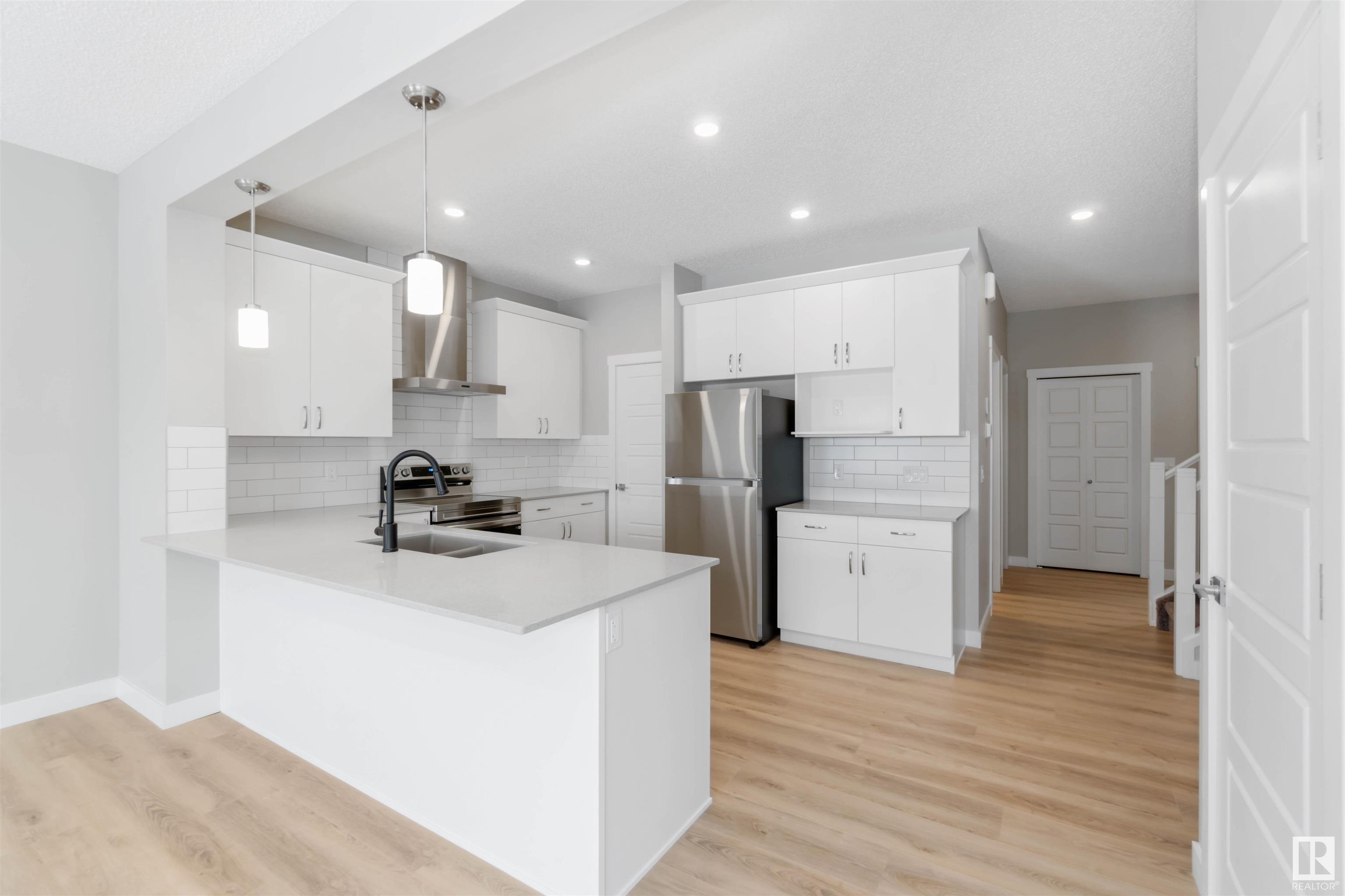      19315 24 AV NW , Edmonton,  ,T5K 0K5 ;  Listing Number: MLS E4419120
