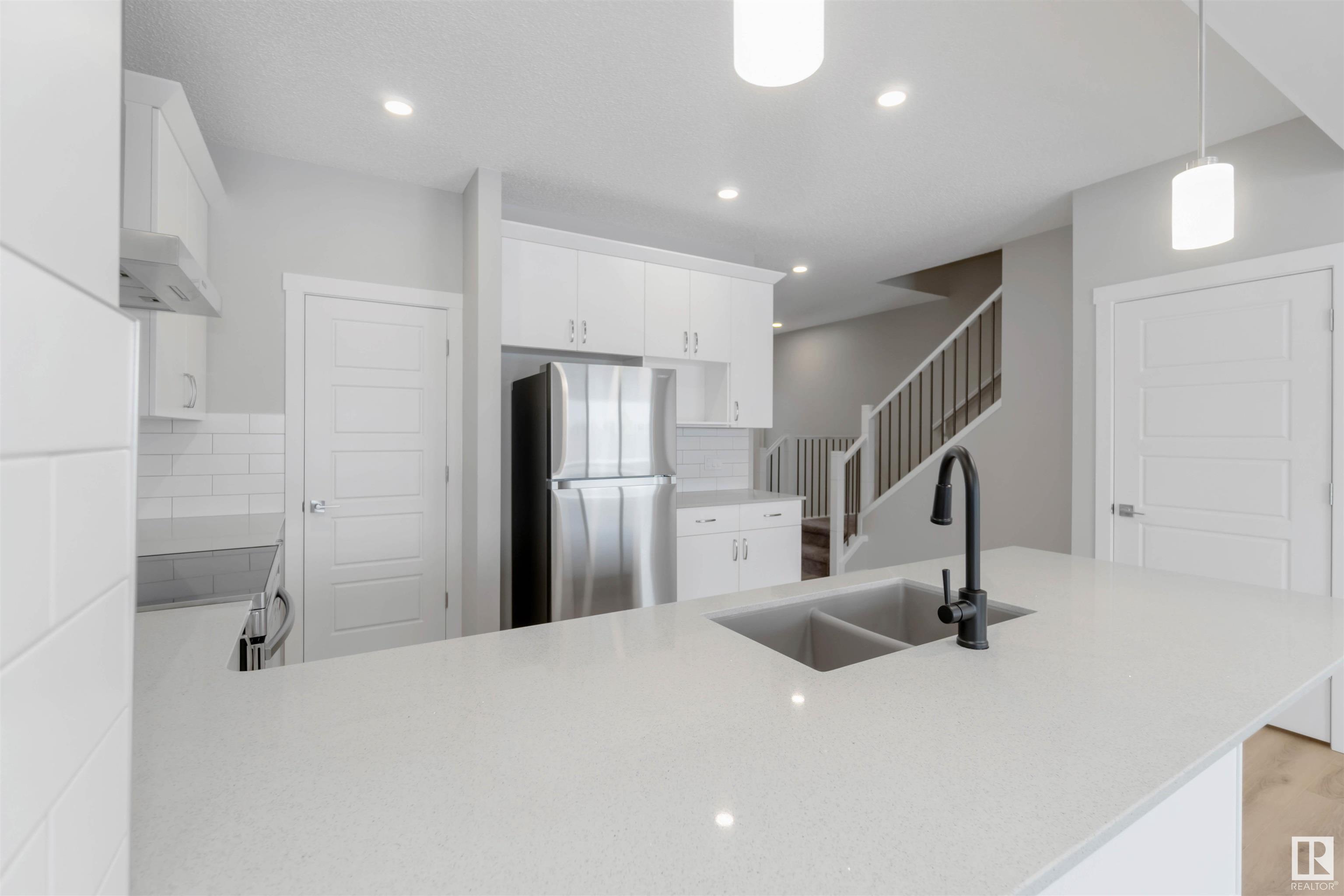      19315 24 AV NW , Edmonton,  ,T5K 0K5 ;  Listing Number: MLS E4419120