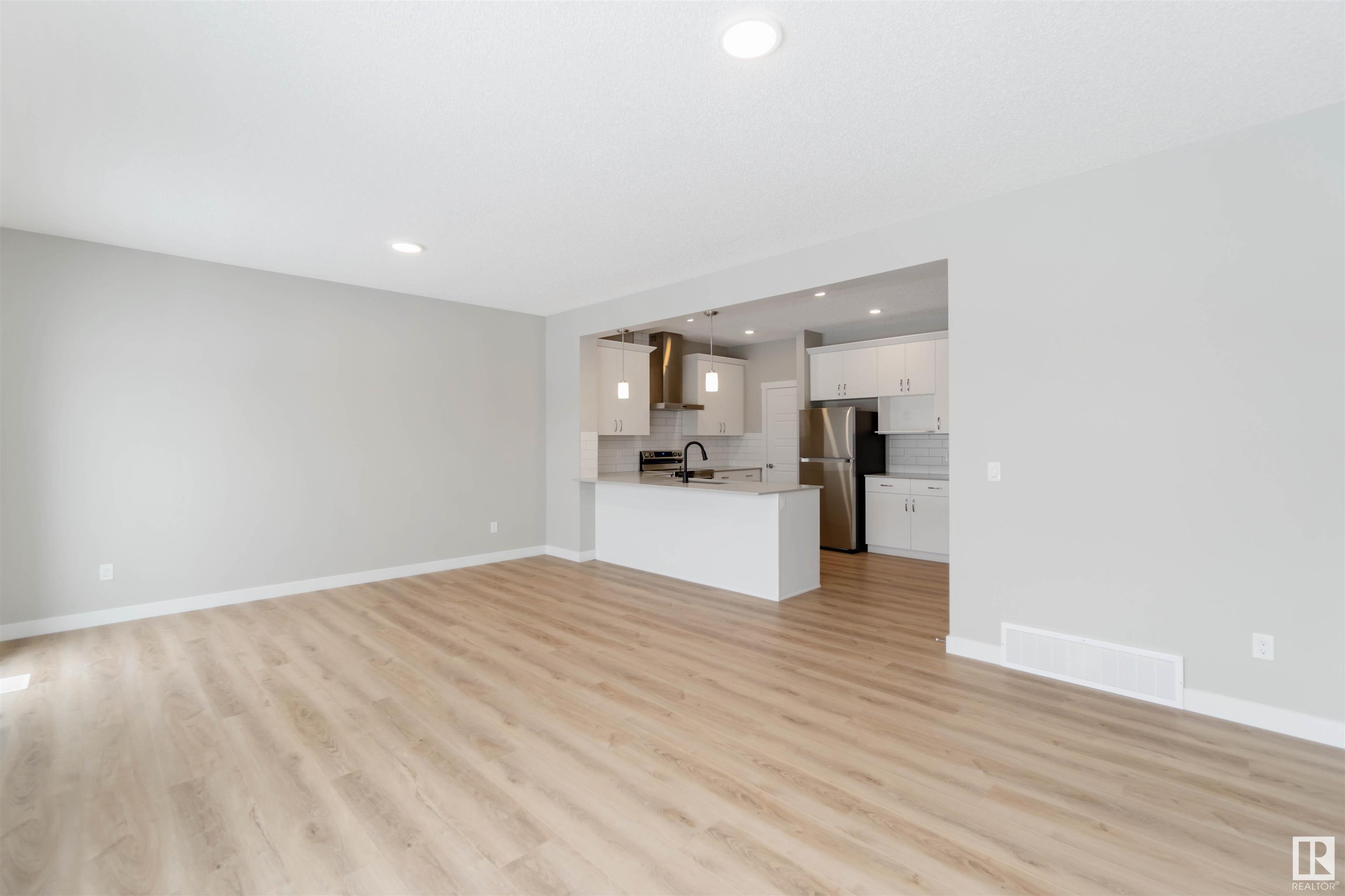      19315 24 AV NW , Edmonton,  ,T5K 0K5 ;  Listing Number: MLS E4419120