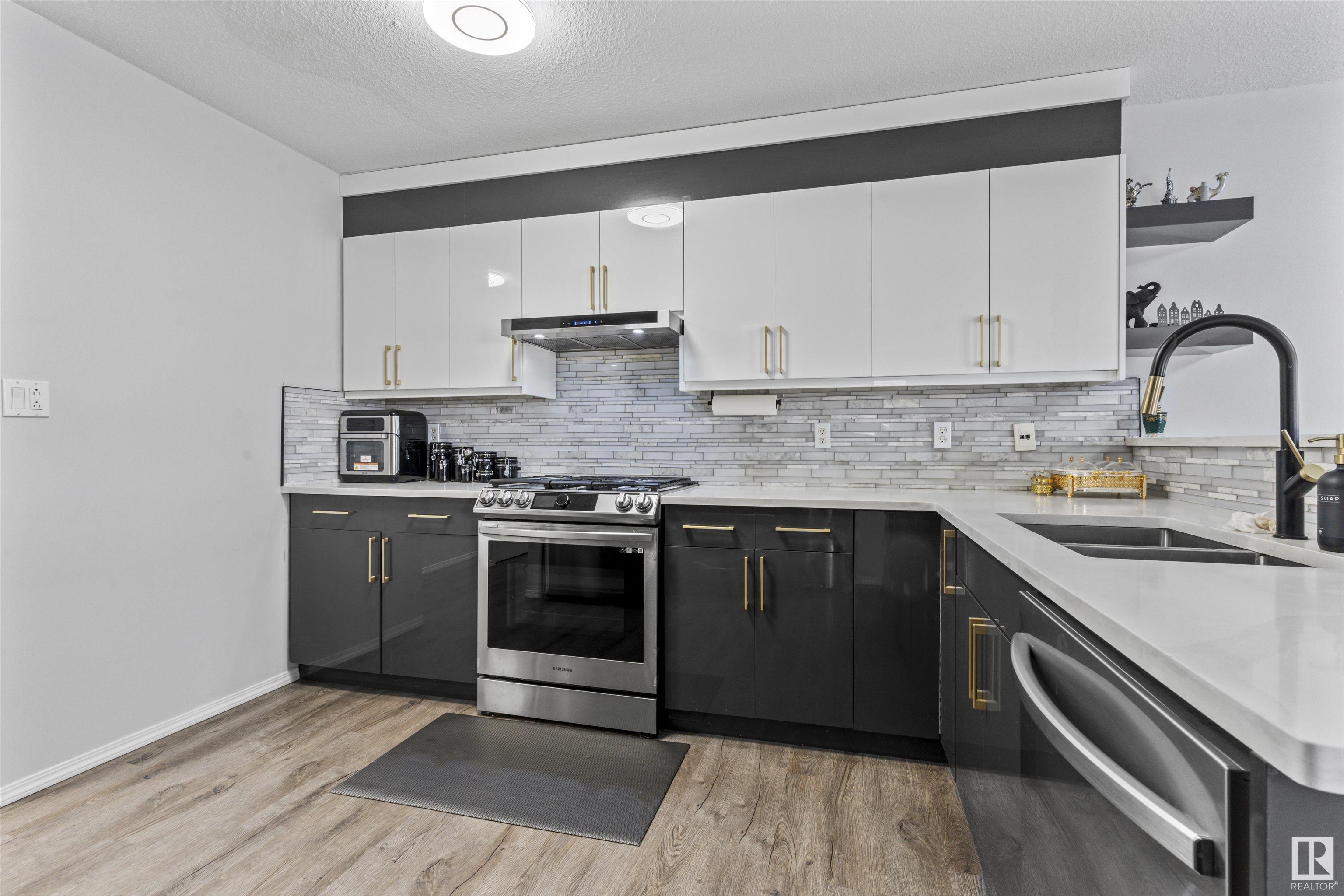      3309 29 AV NW , Edmonton,  ,T6T 1V5 ;  Listing Number: MLS E4419161