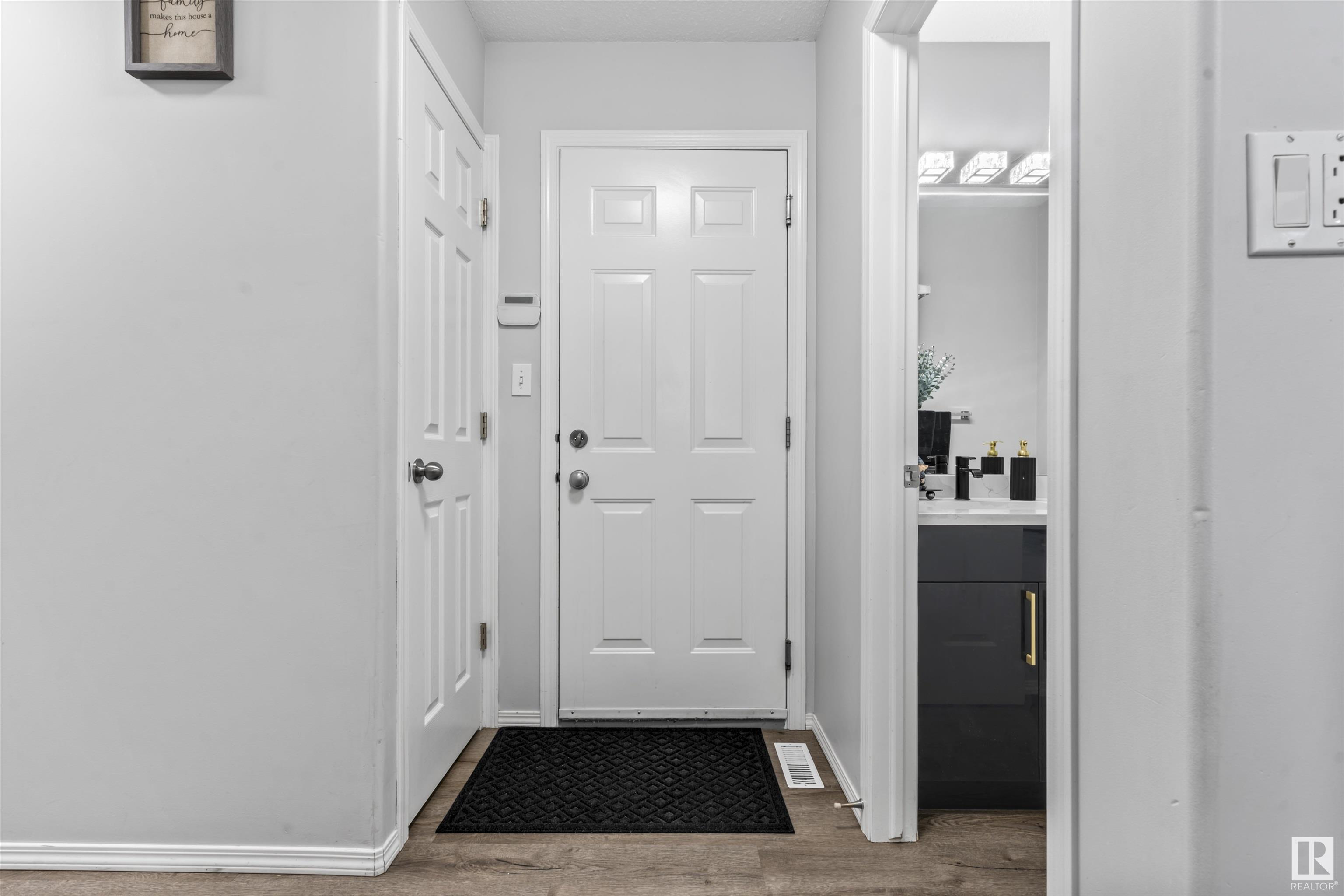      3309 29 AV NW , Edmonton,  ,T6T 1V5 ;  Listing Number: MLS E4419161