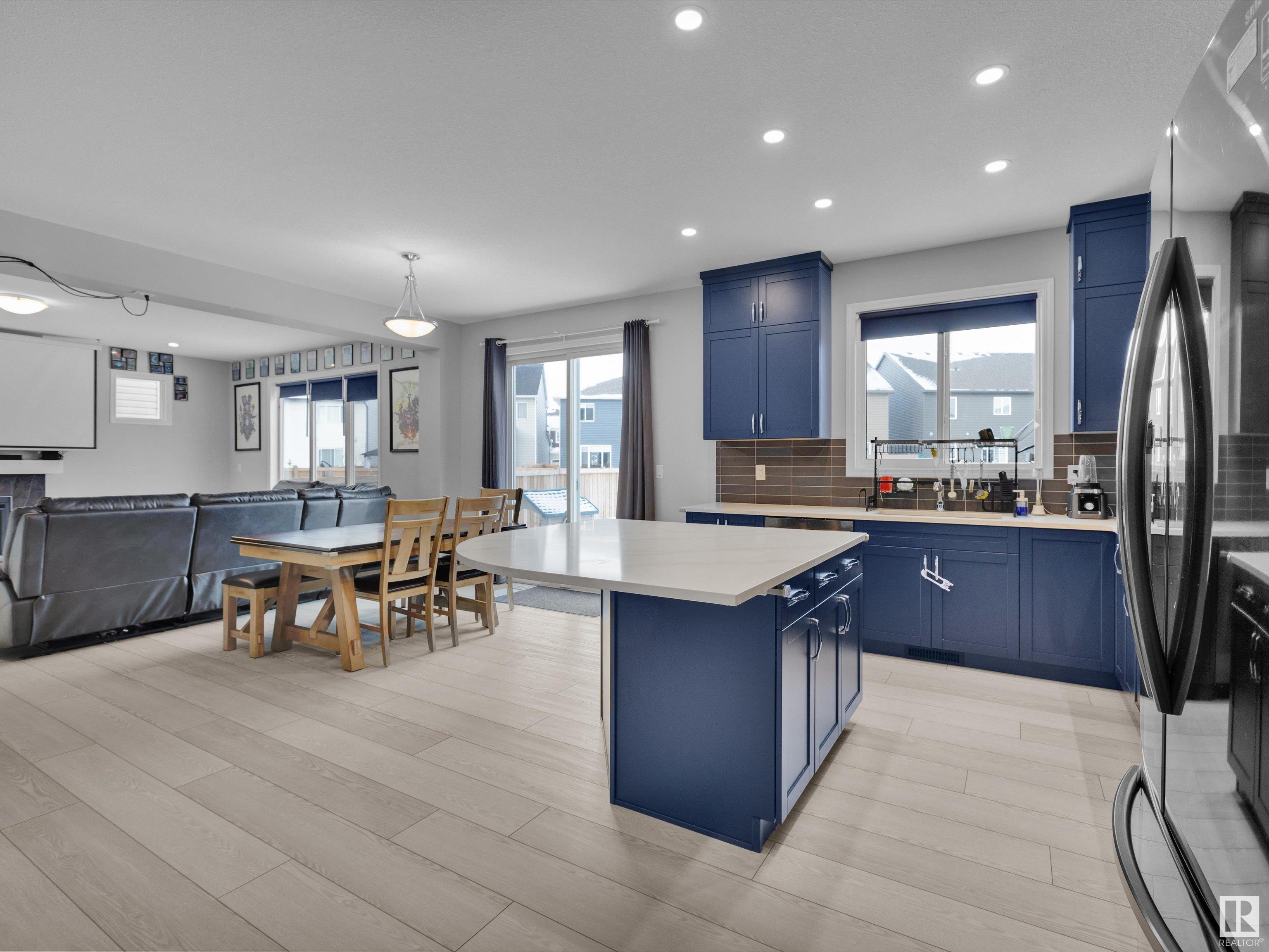      964 STILLWATER BV NW , Edmonton,  ,T6M 1M7 ;  Listing Number: MLS E4419172