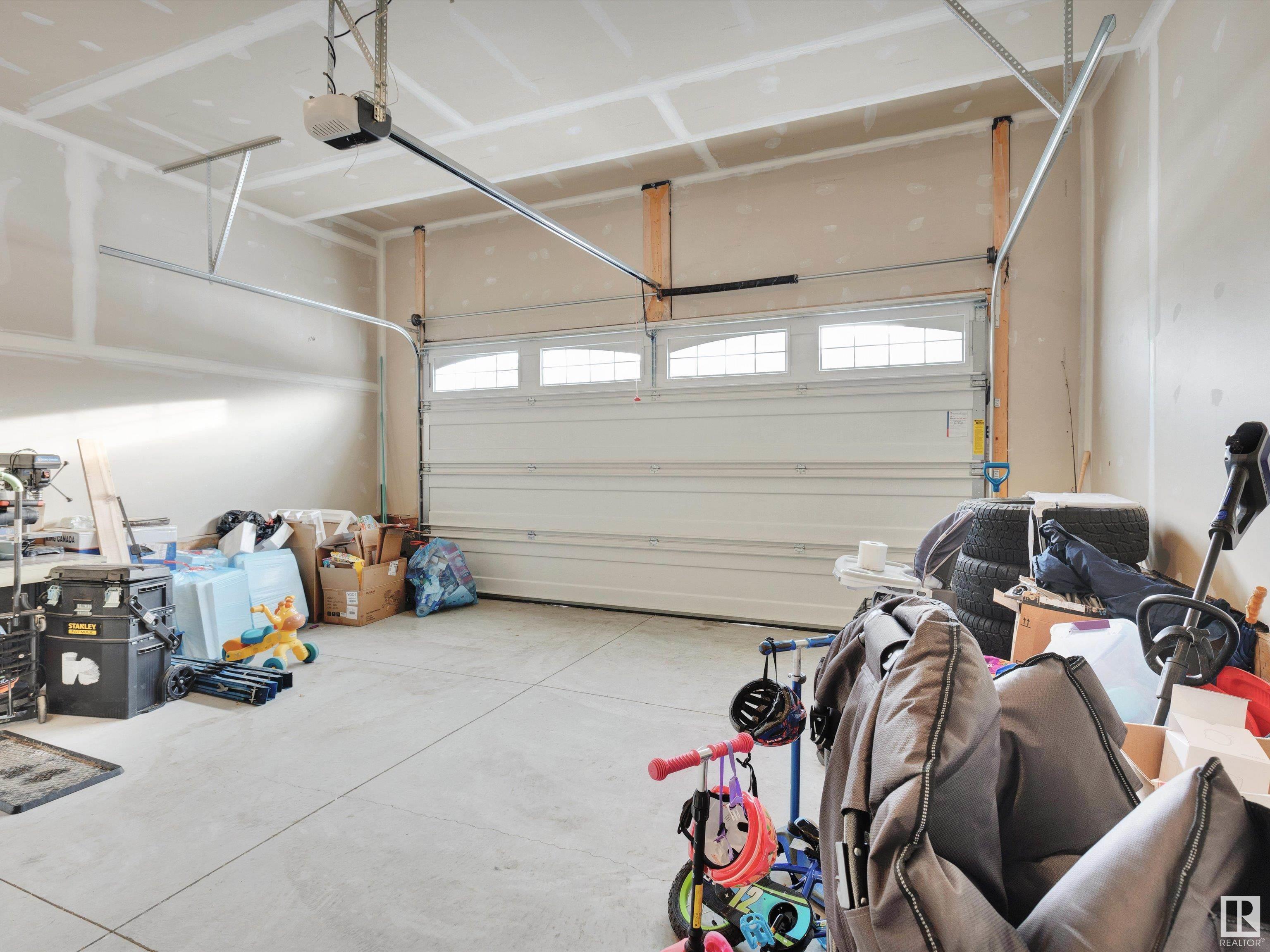      964 STILLWATER BV NW , Edmonton,  ,T6M 1M7 ;  Listing Number: MLS E4419172