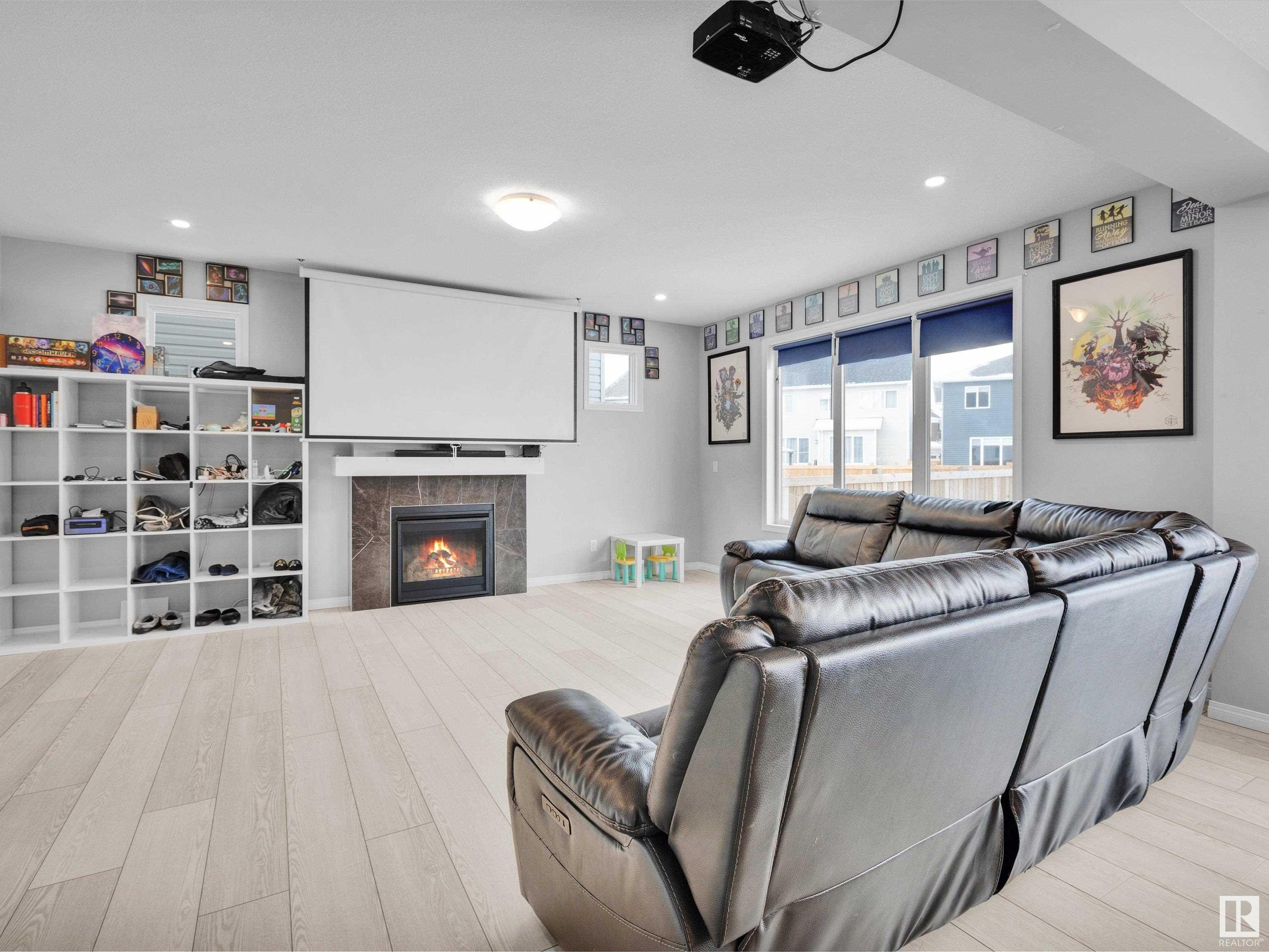      964 STILLWATER BV NW , Edmonton,  ,T6M 1M7 ;  Listing Number: MLS E4419172
