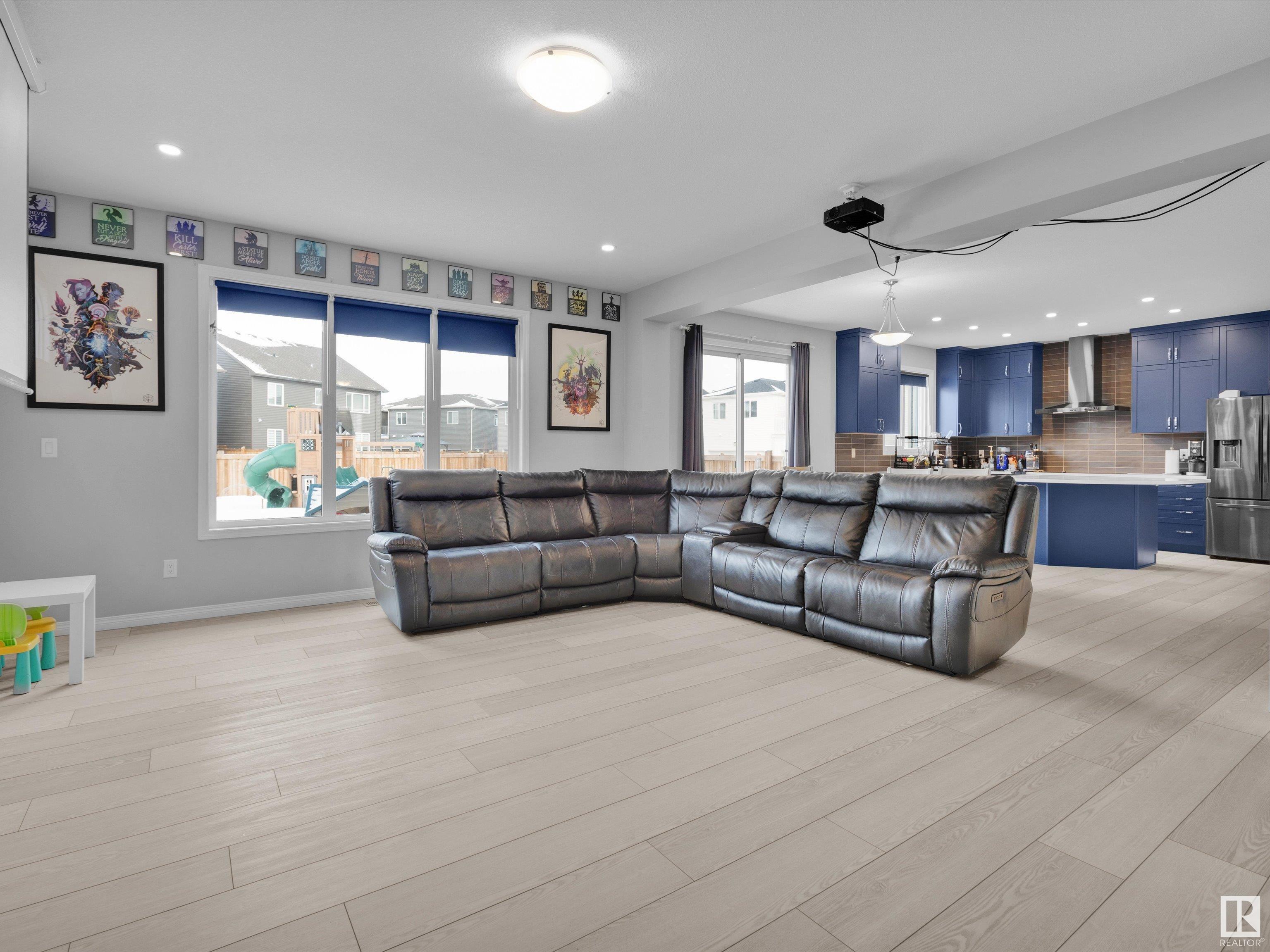      964 STILLWATER BV NW , Edmonton,  ,T6M 1M7 ;  Listing Number: MLS E4419172