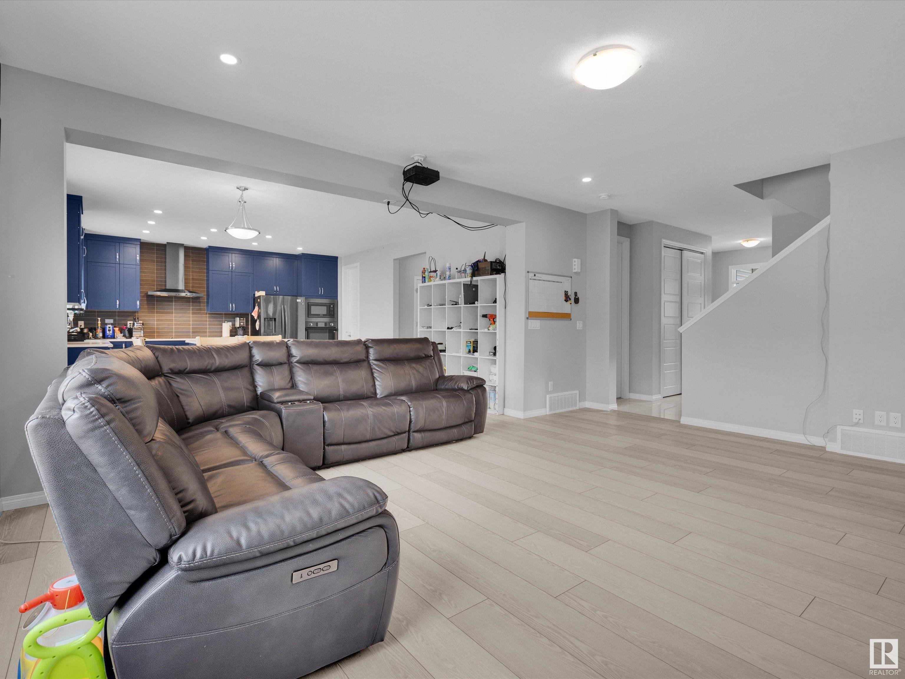      964 STILLWATER BV NW , Edmonton,  ,T6M 1M7 ;  Listing Number: MLS E4419172